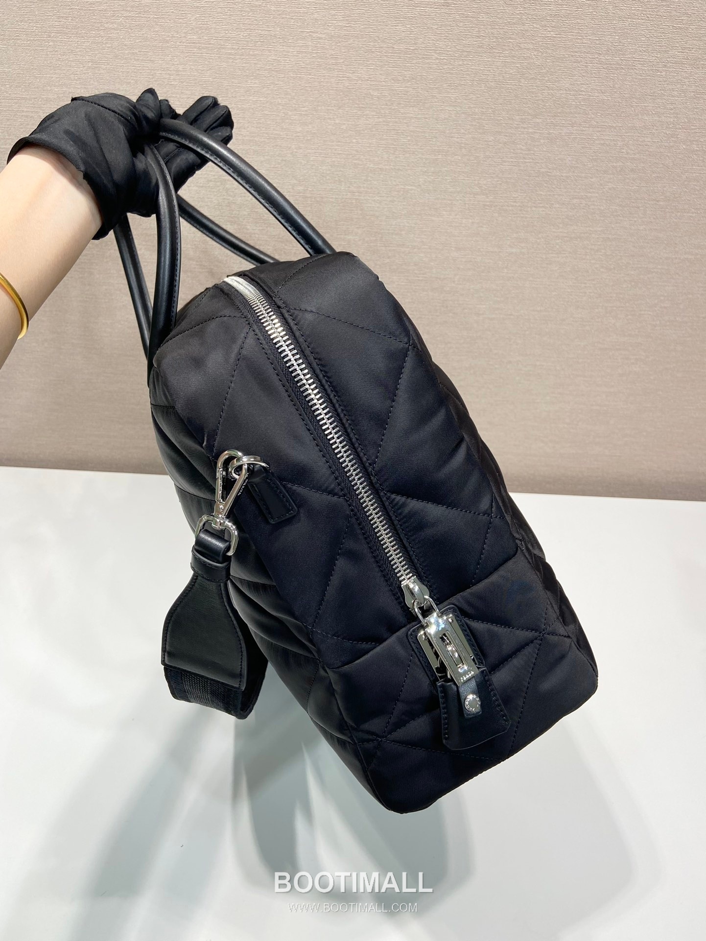 Prada Re-Nylon Travel Duffle Bag with Leather Handle Triangle Logo Detail 프라다 리나일론 레더 핸들 트라이앵글 로고 더플백 2VA009 45cm 7