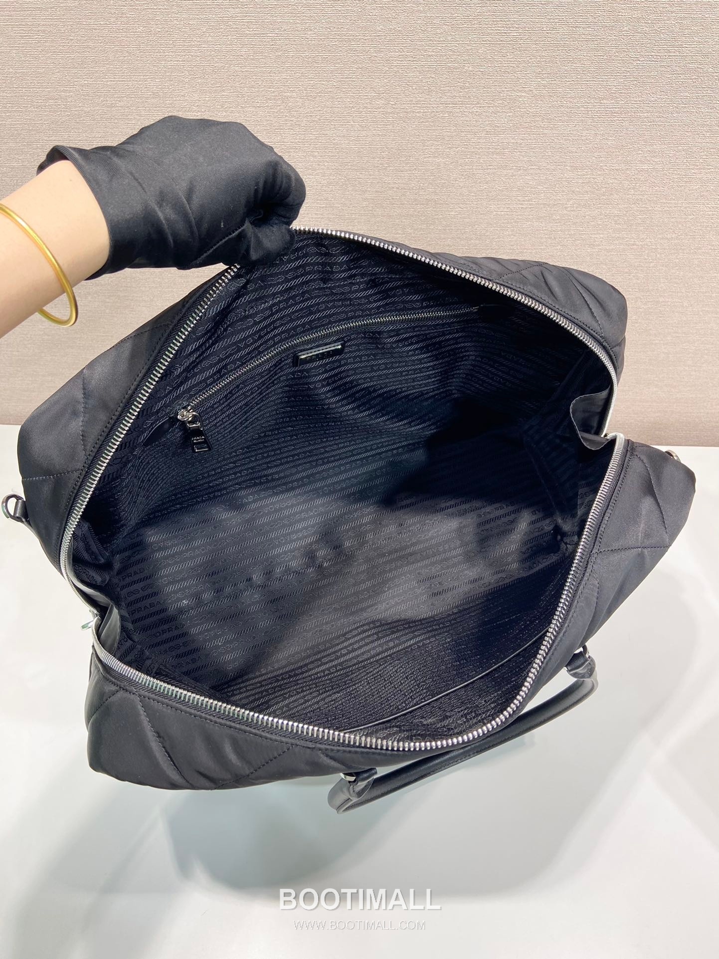 Prada Re-Nylon Travel Duffle Bag with Leather Handle Triangle Logo Detail 프라다 리나일론 레더 핸들 트라이앵글 로고 더플백 2VA009 45cm 9