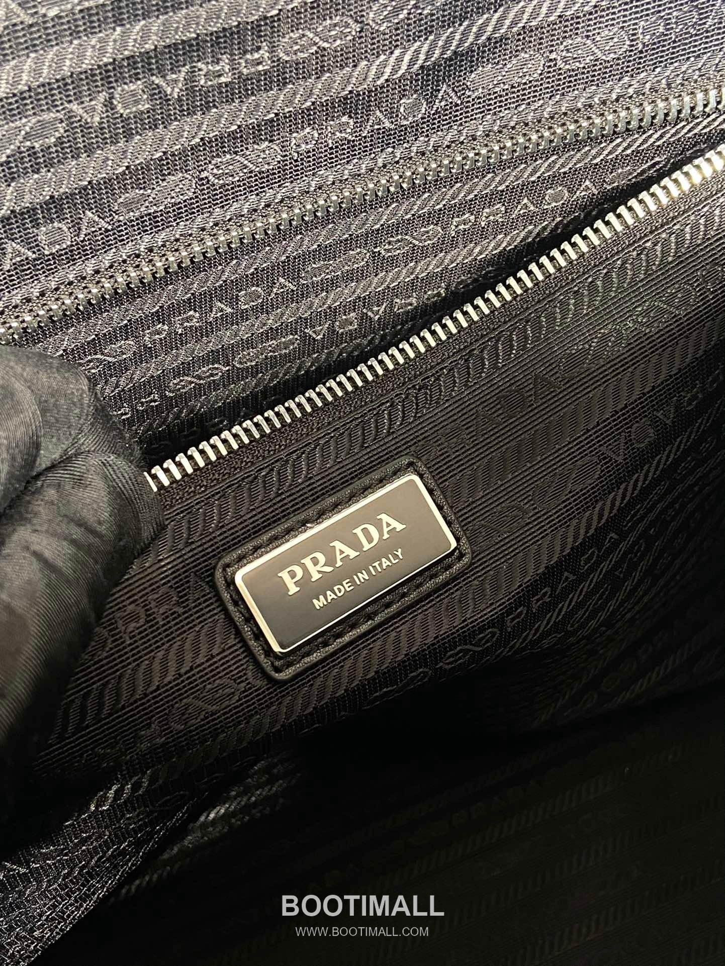 Prada Re-Nylon Travel Duffle Bag with Leather Handle Triangle Logo Detail 프라다 리나일론 레더 핸들 트라이앵글 로고 더플백 2VA009 45cm 10