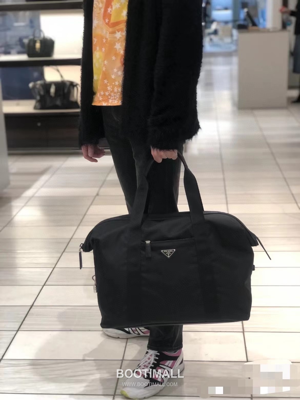 Prada Nylon Travel Tote Bag with Steel Triangle Logo Lock Strap Detail 프라다 나일론 스틸 트라이앵글 로고 락 스트랩 토트백 2VC796 45cm 1