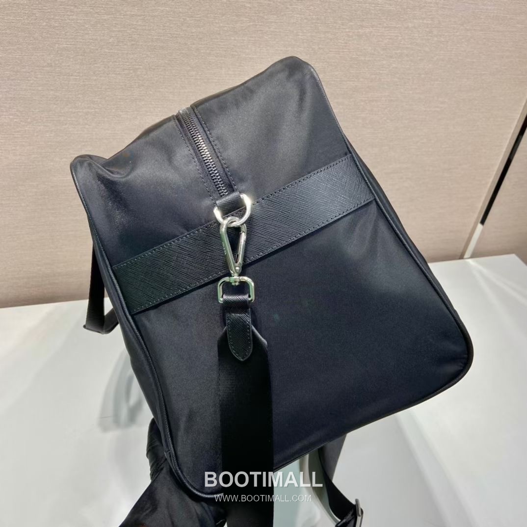 Prada Nylon Travel Duffle Bag with Calfskin Handle Triangle Logo Strap Detail 프라다 나일론 카프스킨 핸들 트라이앵글 로고 스트랩 더플백 2VC033 45cm 6