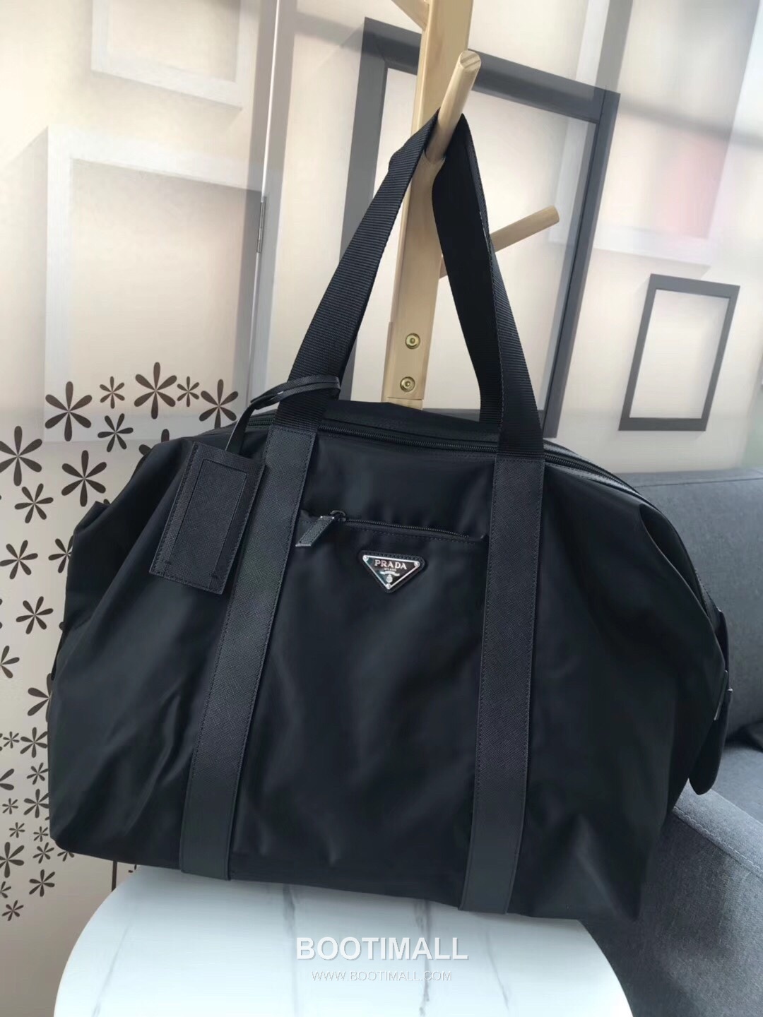 Prada Parachute Nylon Travel Duffle Bag with Strap Carry Detail 프라다 패러슈트 나일론 스트랩 캐리 더플백 44cm 1