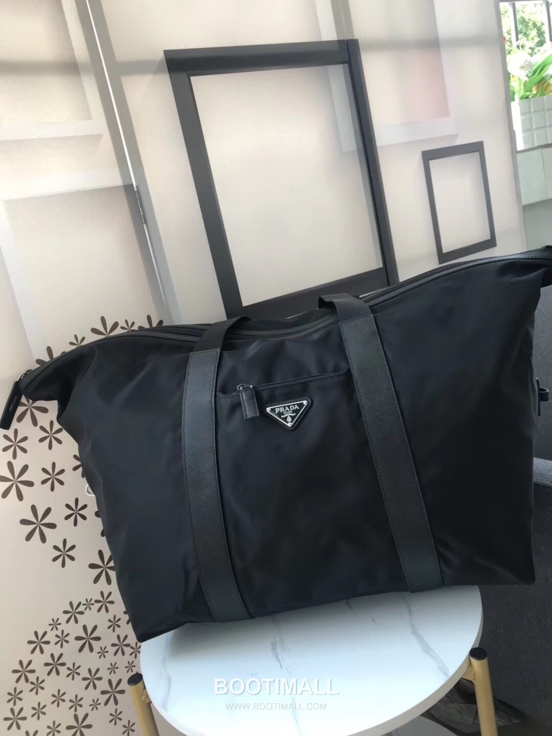 Prada Parachute Nylon Travel Duffle Bag with Strap Carry Detail 프라다 패러슈트 나일론 스트랩 캐리 더플백 44cm 5