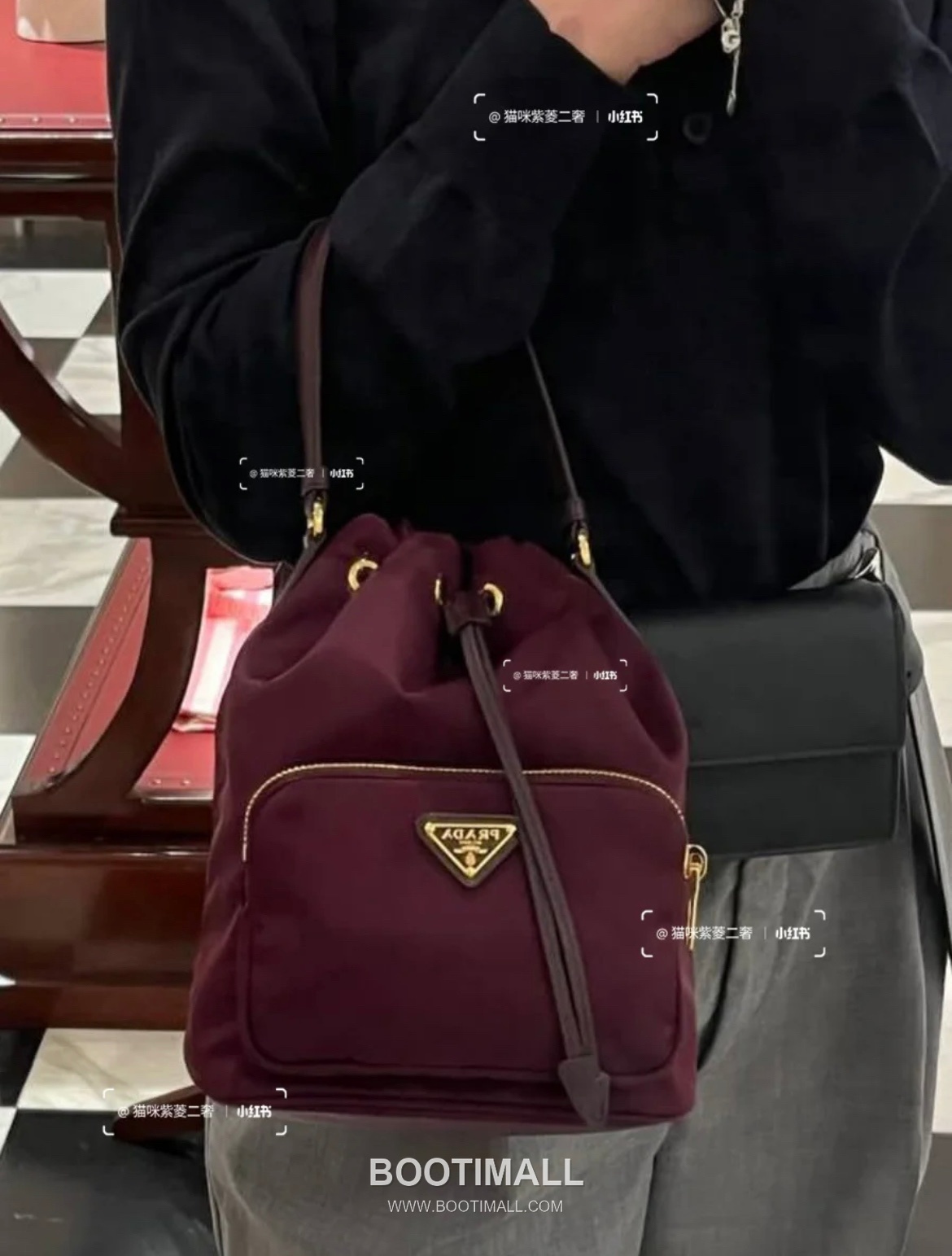 Prada Parachute Nylon Bucket Bag with Triangle Logo Drawstring Detail 프라다 패러슈트 나일론 트라이앵글 로고 드로우스트링 버킷백 1BH038 18cm 5