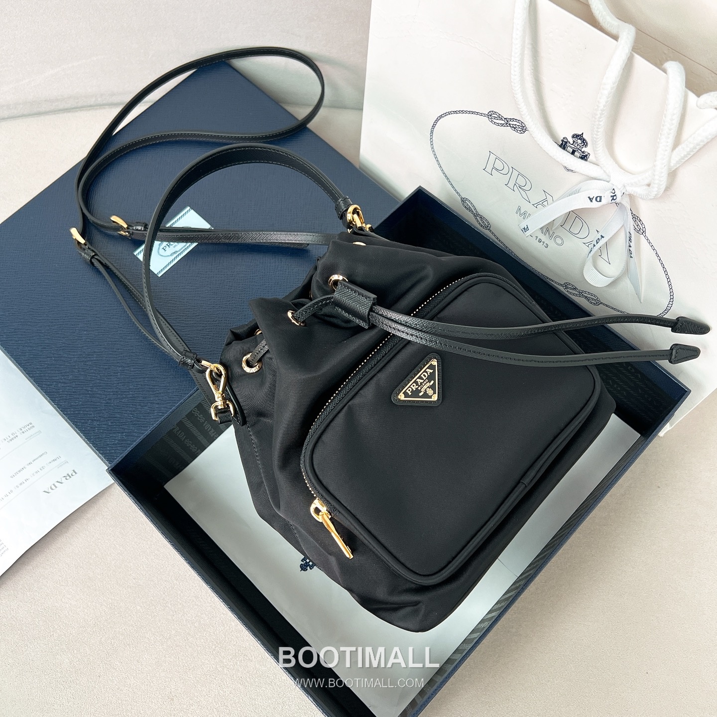 Prada Parachute Nylon Bucket Bag with Triangle Logo Drawstring Detail 프라다 패러슈트 나일론 트라이앵글 로고 드로우스트링 버킷백 1BH038 18cm 5