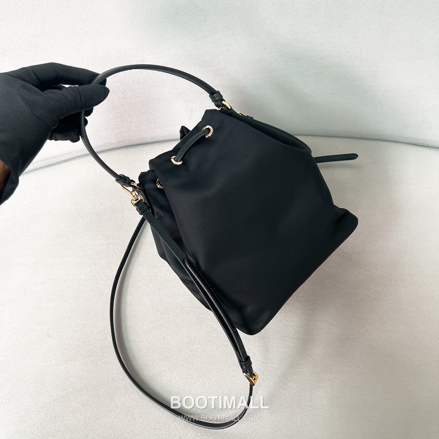 Prada Parachute Nylon Bucket Bag with Triangle Logo Drawstring Detail 프라다 패러슈트 나일론 트라이앵글 로고 드로우스트링 버킷백 1BH038 18cm 8