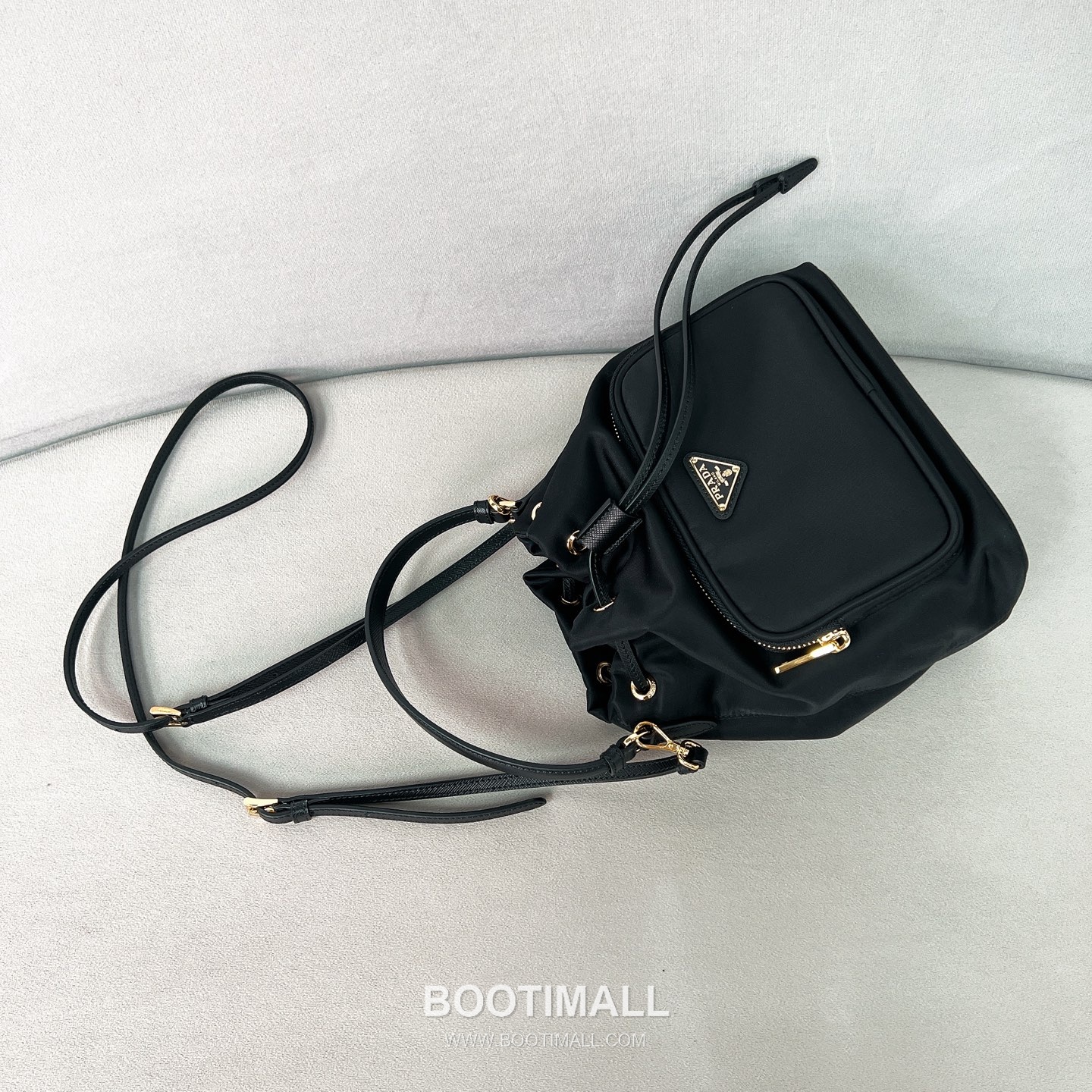 Prada Parachute Nylon Bucket Bag with Triangle Logo Drawstring Detail 프라다 패러슈트 나일론 트라이앵글 로고 드로우스트링 버킷백 1BH038 18cm 9