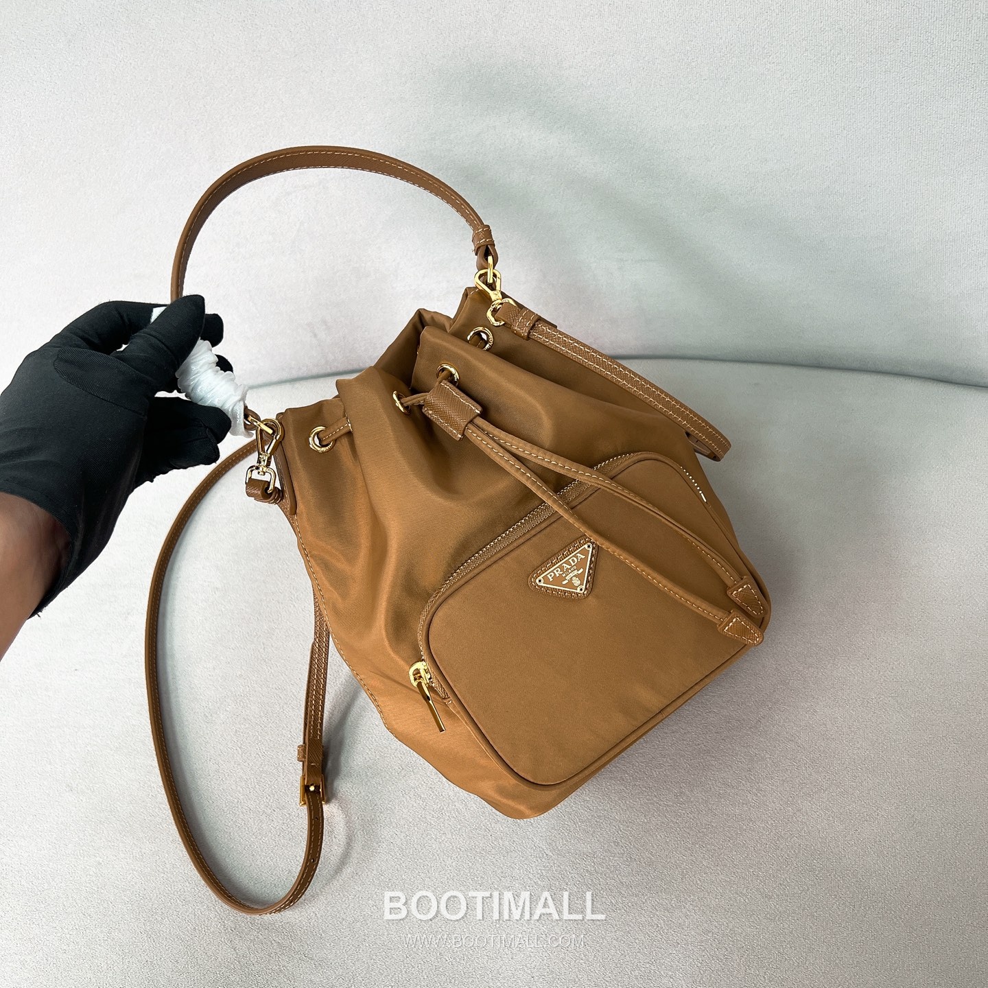 Prada Parachute Nylon Bucket Bag with Triangle Logo Drawstring Detail 프라다 패러슈트 나일론 트라이앵글 로고 드로우스트링 버킷백 1BH038 18cm 2