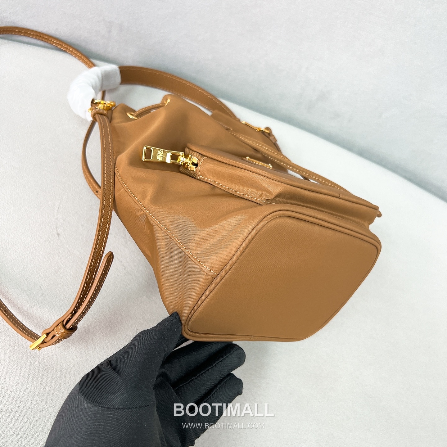 Prada Parachute Nylon Bucket Bag with Triangle Logo Drawstring Detail 프라다 패러슈트 나일론 트라이앵글 로고 드로우스트링 버킷백 1BH038 18cm 7