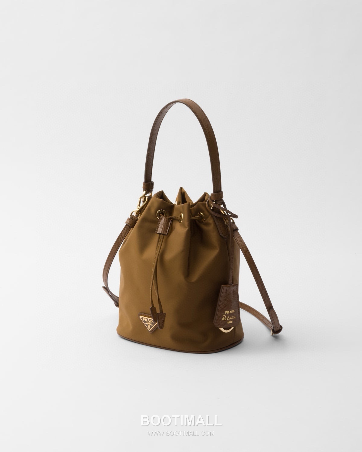 Prada Nylon Bucket Bag with Calfskin Strap Triangle Logo Key Charm Detail 프라다 나일론 카프스킨 스트랩 트라이앵글 로고 키참 버킷백 1BE067 15.5cm 10