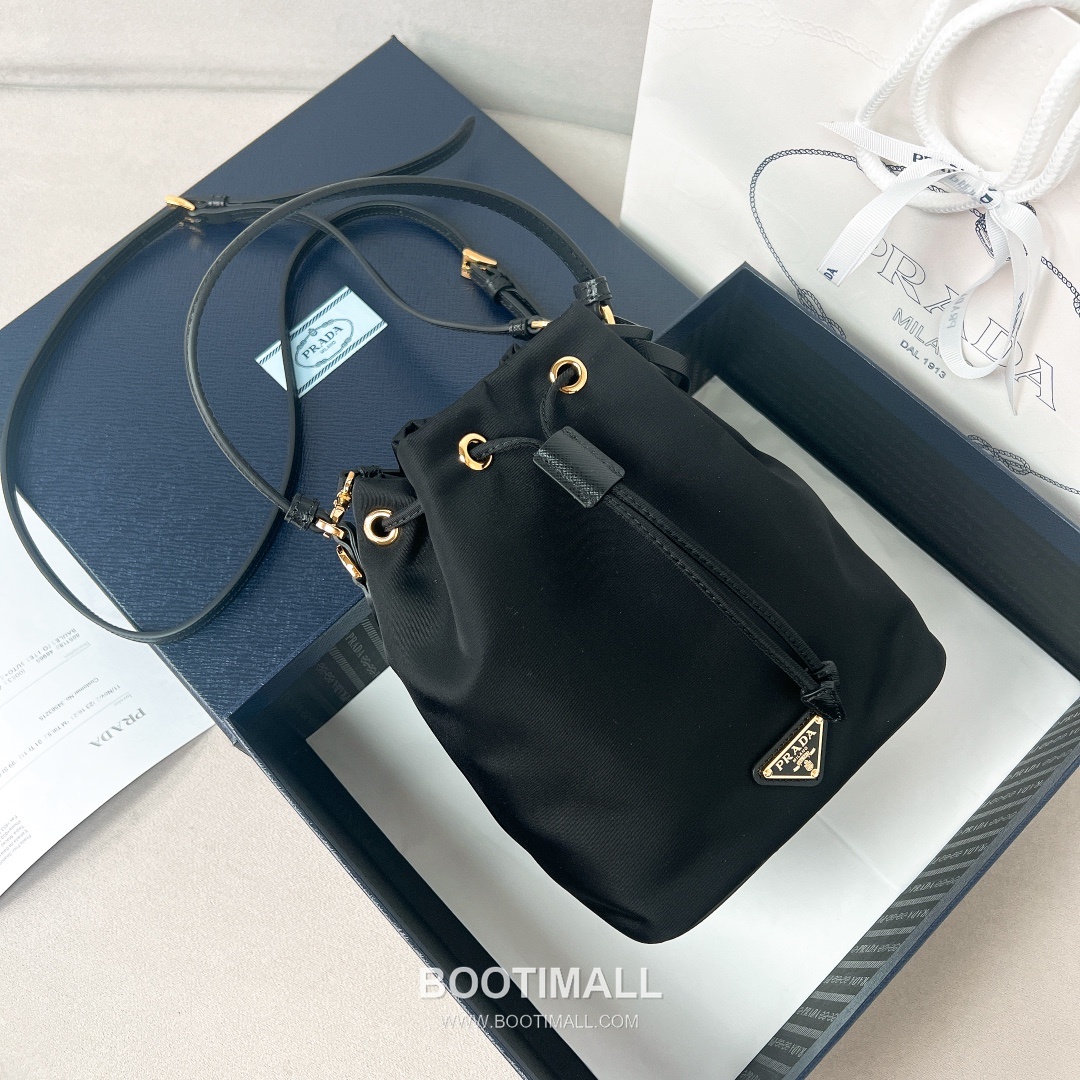 Prada Nylon Bucket Bag with Calfskin Strap Triangle Logo Key Charm Detail 프라다 나일론 카프스킨 스트랩 트라이앵글 로고 키참 버킷백 1BE067 15.5cm 6