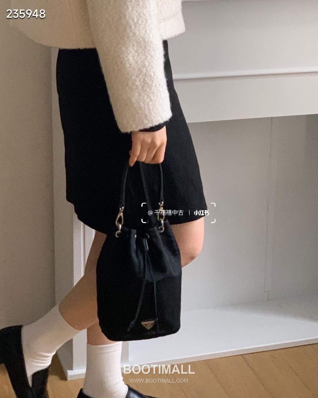 Prada Nylon Bucket Bag with Dual Calfskin Strap Triangle Logo Detail 프라다 나일론 듀얼 카프스킨 스트랩 트라이앵글 로고 버킷백 1BA038B 17cm 10