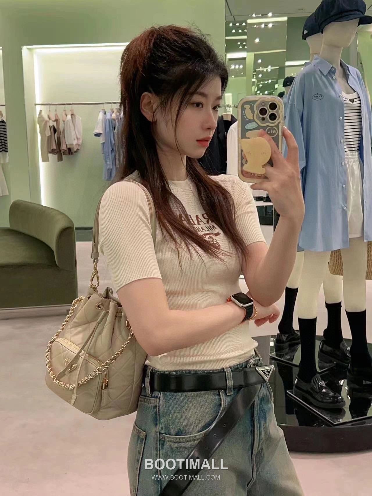 Prada Re-Nylon Quilted Bucket Bag with Chain Strap Triangle Logo Detail 프라다 리나일론 퀼팅 체인 스트랩 트라이앵글 로고 버킷백 1BH038 18cm 2