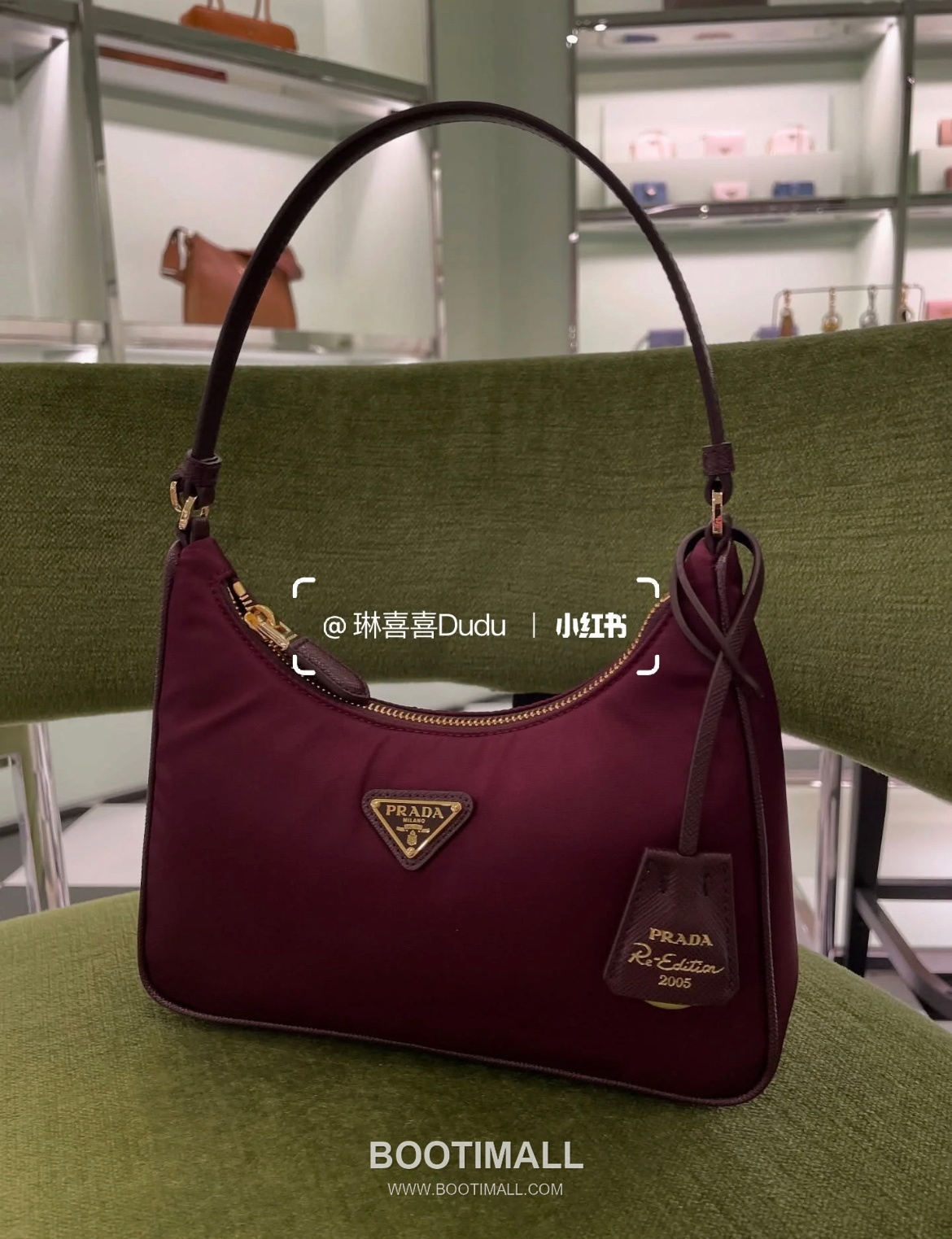 Prada Re-Edition 2005 Hobo Bag Calfskin Underarm Bag with Triangle Logo Zip Detail 프라다 리에디션 2005 카프스킨 언더암 트라이앵글 로고 집 호보백 1N204M 22cm 9