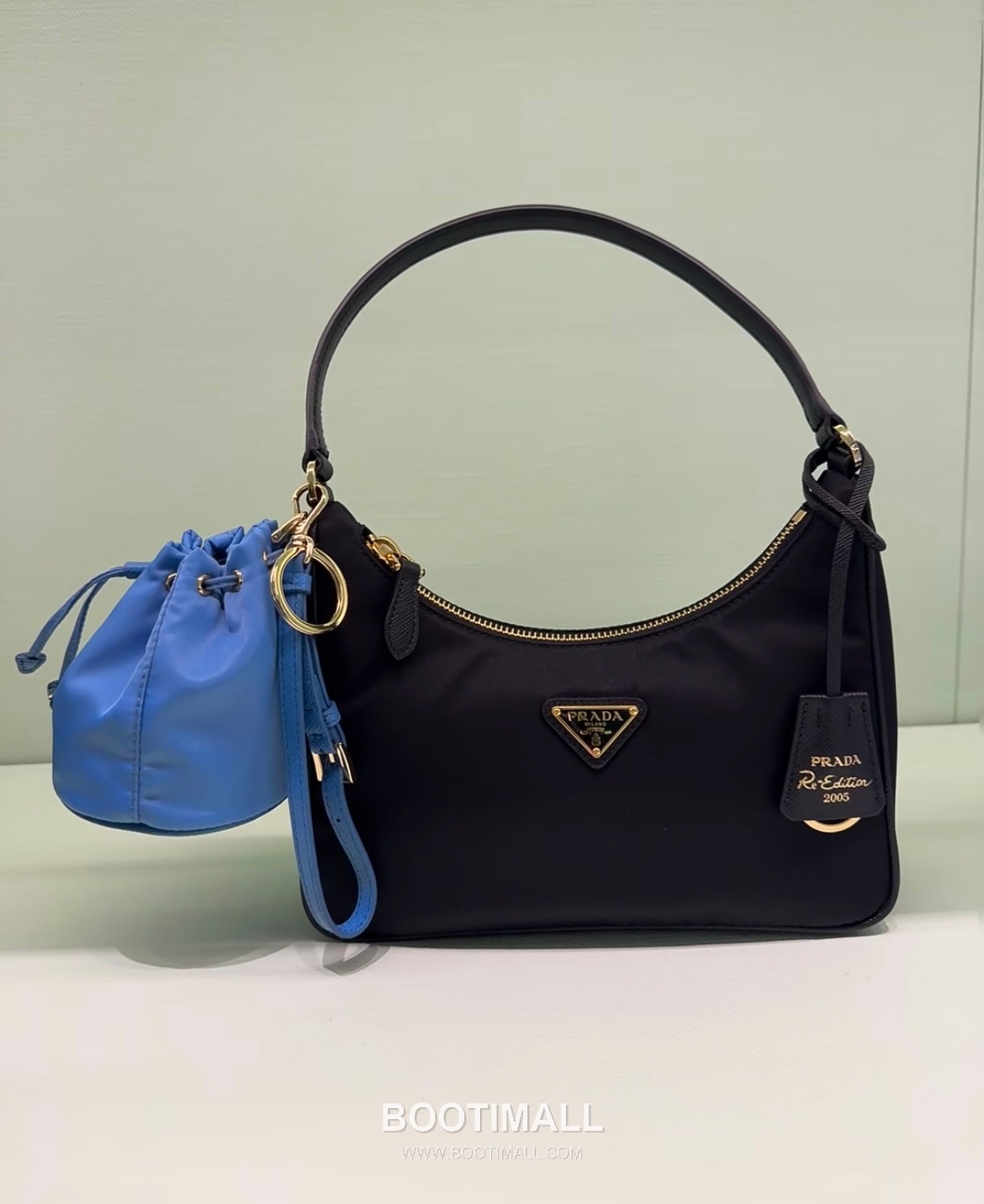 Prada Re-Edition 2005 Hobo Bag Calfskin Underarm Bag with Triangle Logo Zip Detail 프라다 리에디션 2005 카프스킨 언더암 트라이앵글 로고 집 호보백 1N204M 22cm 5
