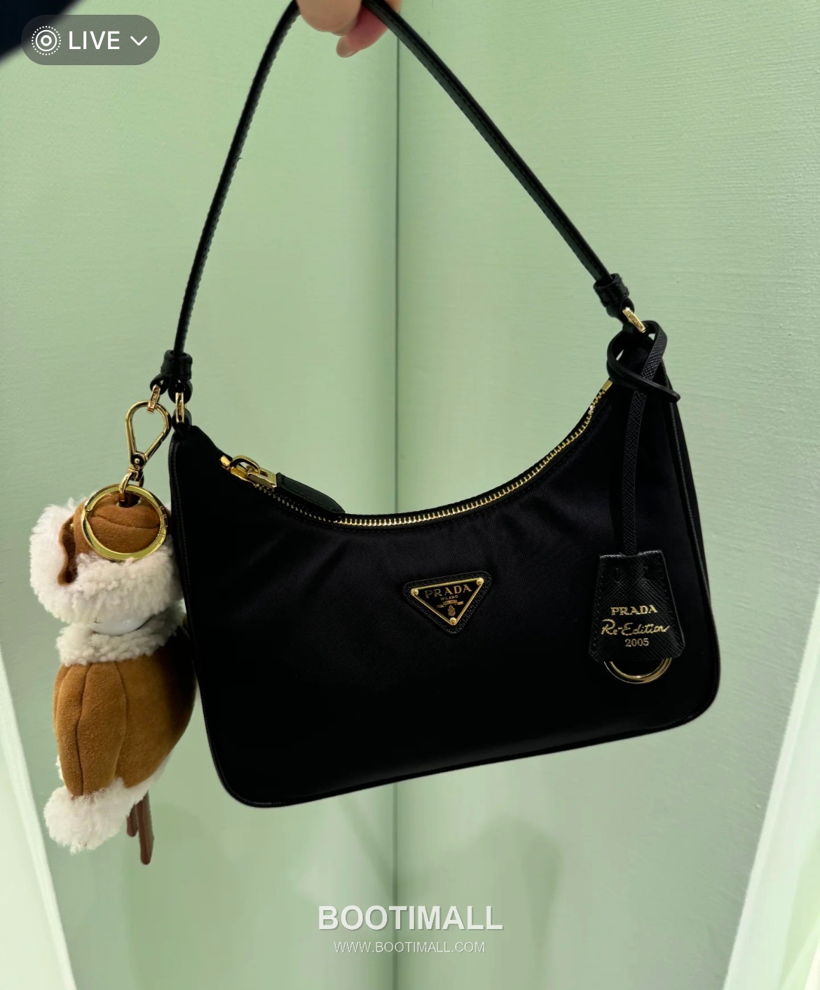 Prada Re-Edition 2005 Hobo Bag Calfskin Underarm Bag with Triangle Logo Zip Detail 프라다 리에디션 2005 카프스킨 언더암 트라이앵글 로고 집 호보백 1N204M 22cm 7