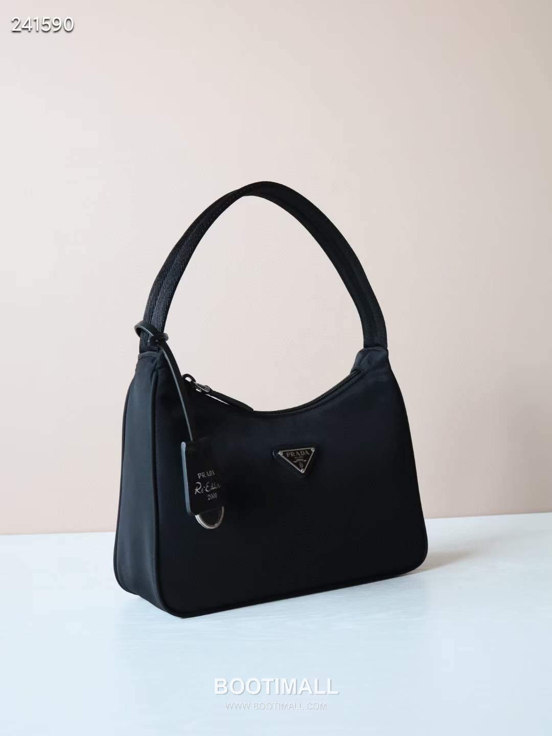 Prada Parachute Nylon Hobo Bag with Steel Triangle Logo Key Charm Strap Detail 프라다 패러슈트 나일론 스틸 트라이앵글 로고 키참 스트랩 호보백 1NE515 22cm 10