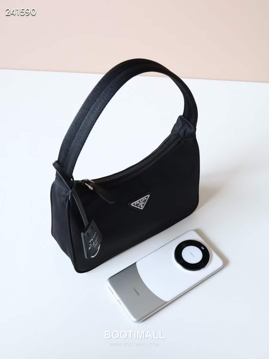 Prada Parachute Nylon Hobo Bag with Steel Triangle Logo Key Charm Strap Detail 프라다 패러슈트 나일론 스틸 트라이앵글 로고 키참 스트랩 호보백 1NE515 22cm 12