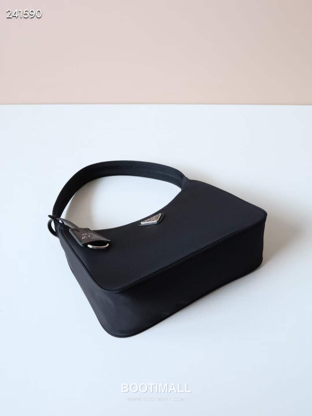 Prada Parachute Nylon Hobo Bag with Steel Triangle Logo Key Charm Strap Detail 프라다 패러슈트 나일론 스틸 트라이앵글 로고 키참 스트랩 호보백 1NE515 22cm 13