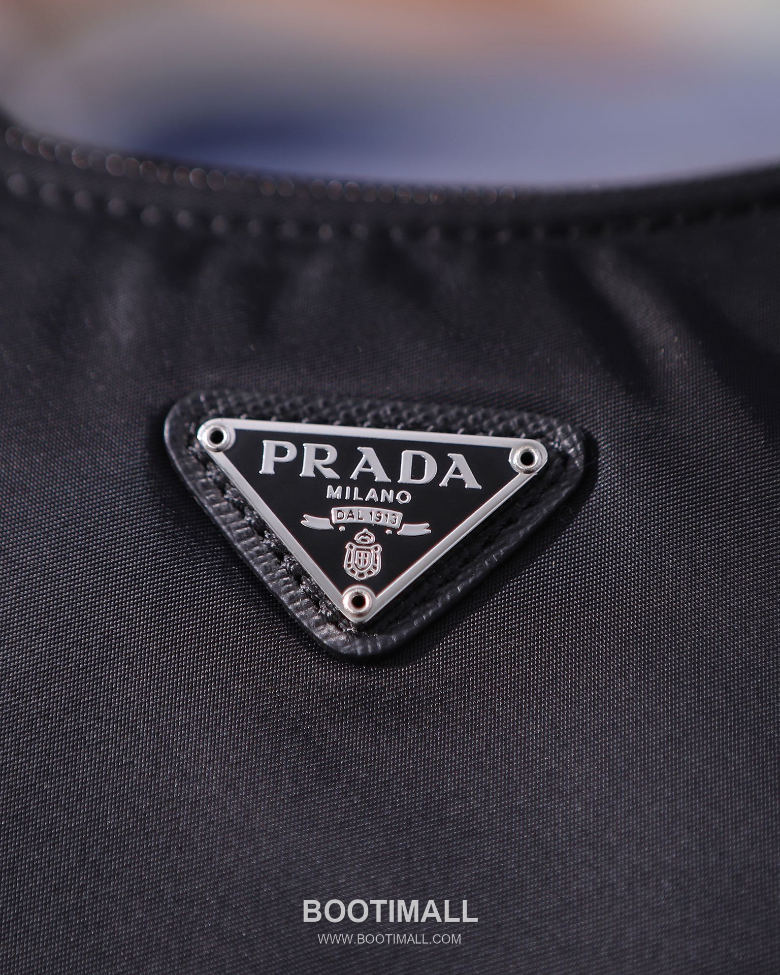 Prada Parachute Nylon Hobo Bag with Steel Triangle Logo Key Charm Strap Detail 프라다 패러슈트 나일론 스틸 트라이앵글 로고 키참 스트랩 호보백 1NE515 22cm 25