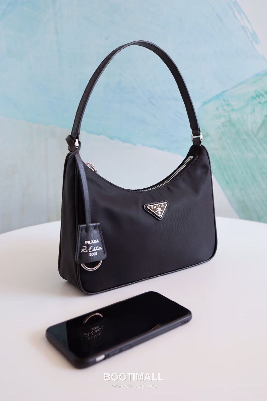 Prada Nylon Hobo Bag with Triangle Logo Underarm Zip Detail 프라다 나일론 트라이앵글 로고 언더암 집 호보백 1NE204 23cm 19