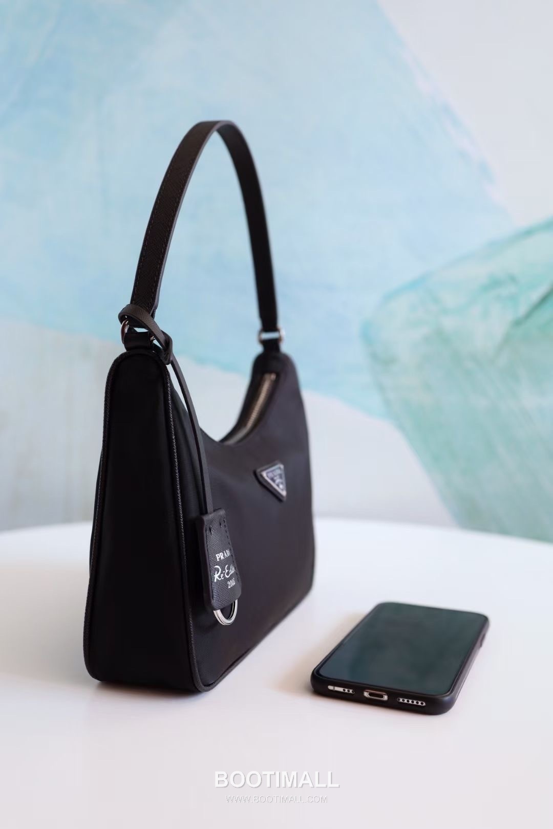 Prada Nylon Hobo Bag with Triangle Logo Underarm Zip Detail 프라다 나일론 트라이앵글 로고 언더암 집 호보백 1NE204 23cm 22