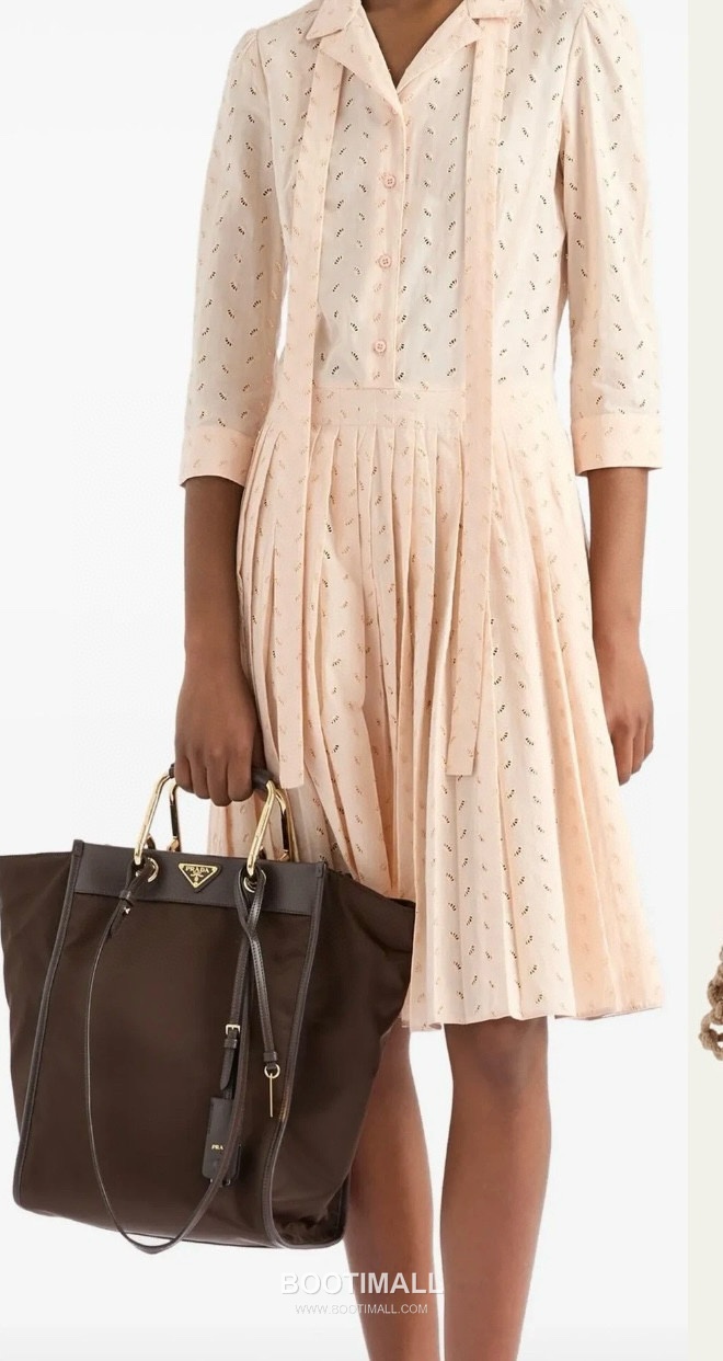 Prada Re-Nylon Geometric Tote Bag with Leather Handle Triangle Logo Detail 프라다 리나일론 지오메트릭 레더 핸들 트라이앵글 로고 토트백 1BG578 23cm 2