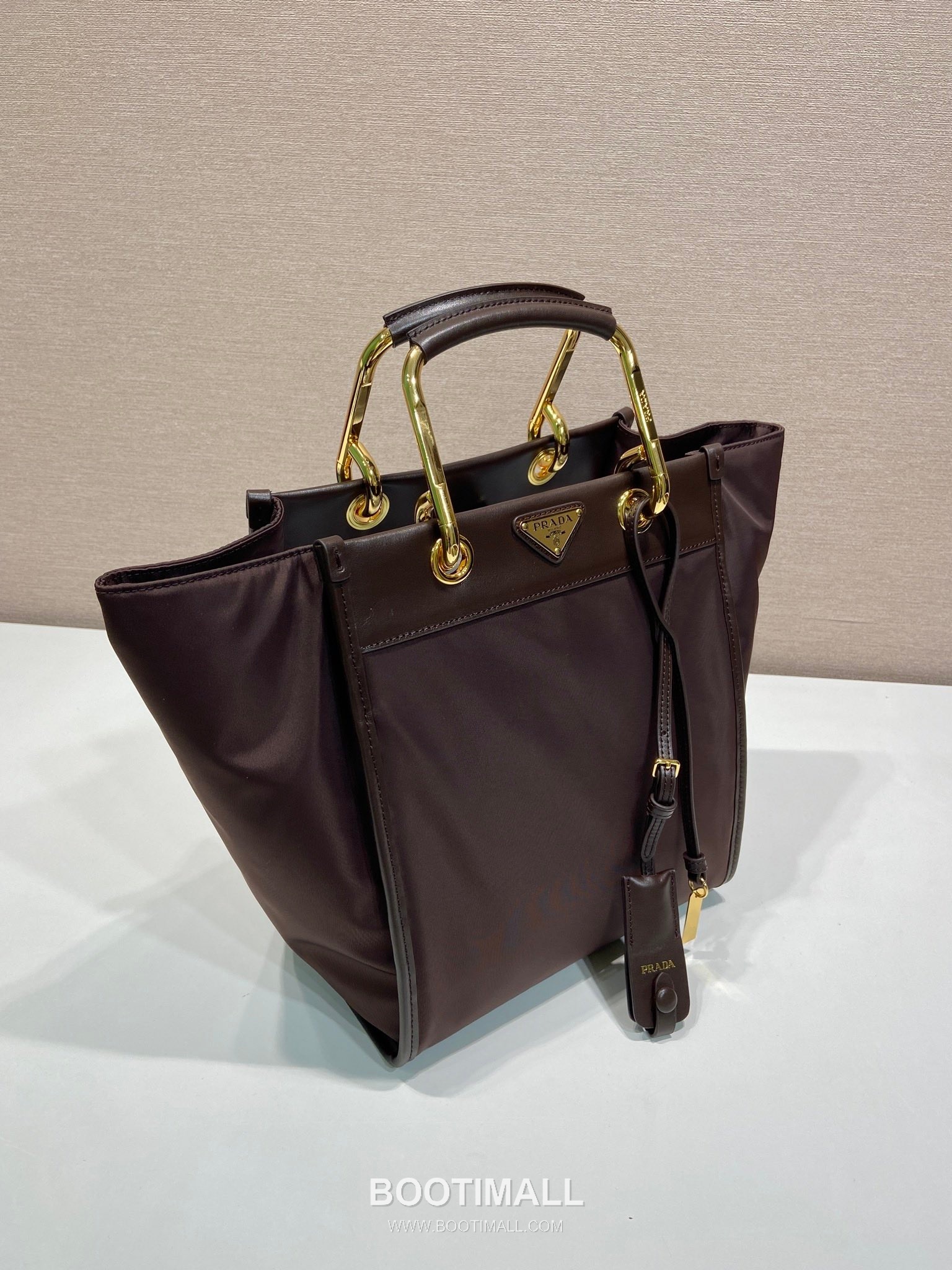 Prada Re-Nylon Geometric Tote Bag with Leather Handle Triangle Logo Detail 프라다 리나일론 지오메트릭 레더 핸들 트라이앵글 로고 토트백 1BG578 23cm 6