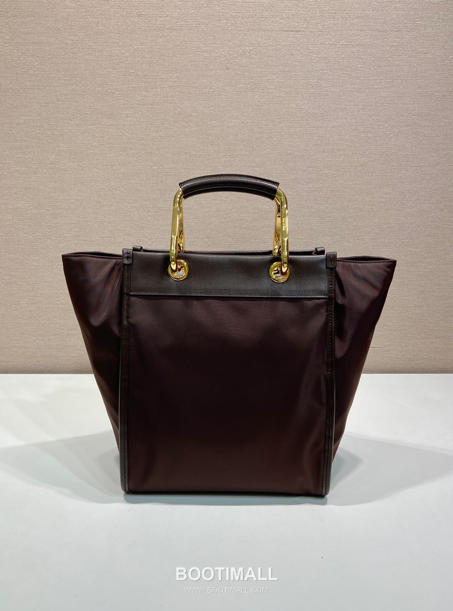 Prada Re-Nylon Geometric Tote Bag with Leather Handle Triangle Logo Detail 프라다 리나일론 지오메트릭 레더 핸들 트라이앵글 로고 토트백 1BG578 23cm 8