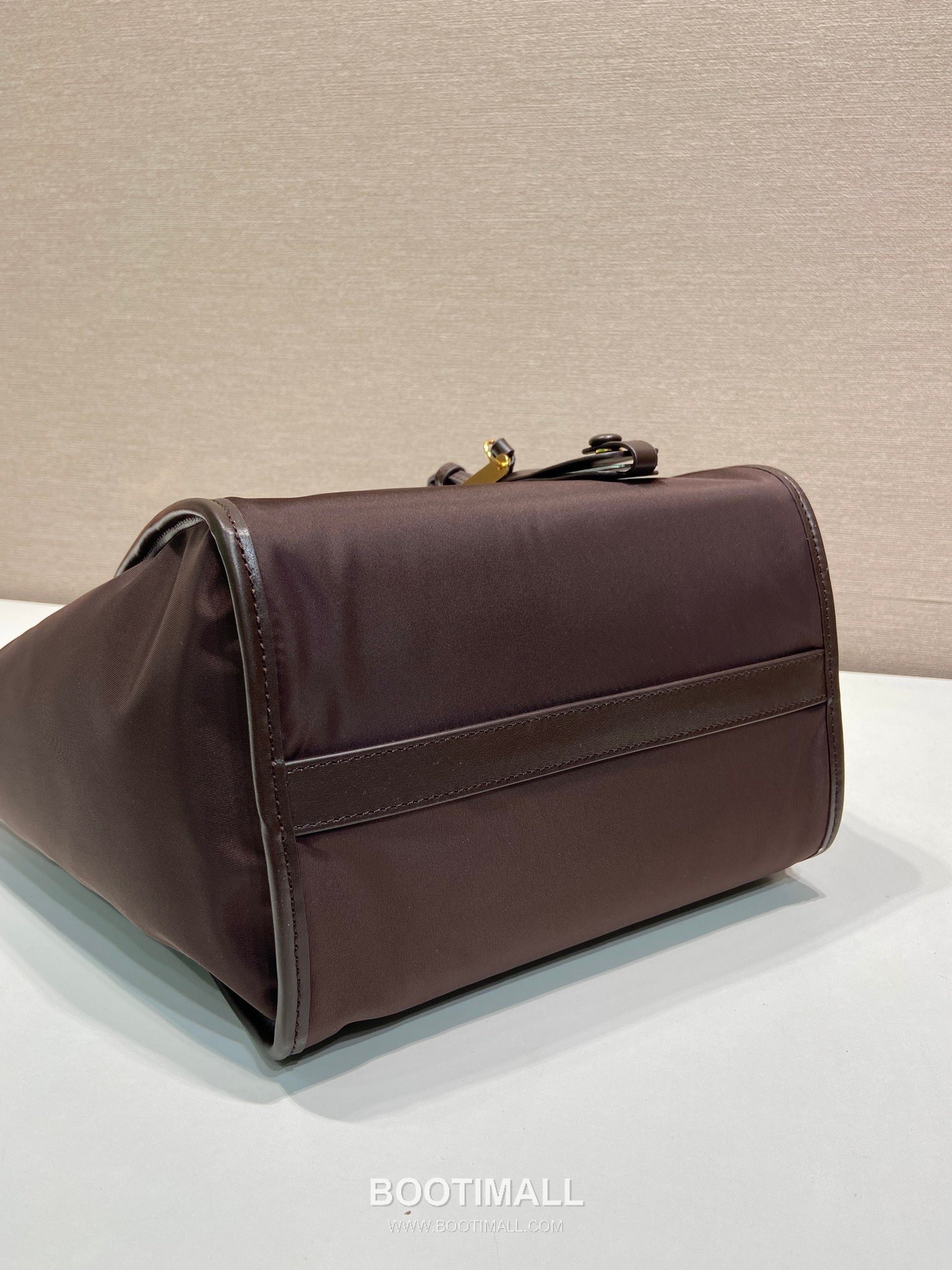 Prada Re-Nylon Geometric Tote Bag with Leather Handle Triangle Logo Detail 프라다 리나일론 지오메트릭 레더 핸들 트라이앵글 로고 토트백 1BG578 23cm 9