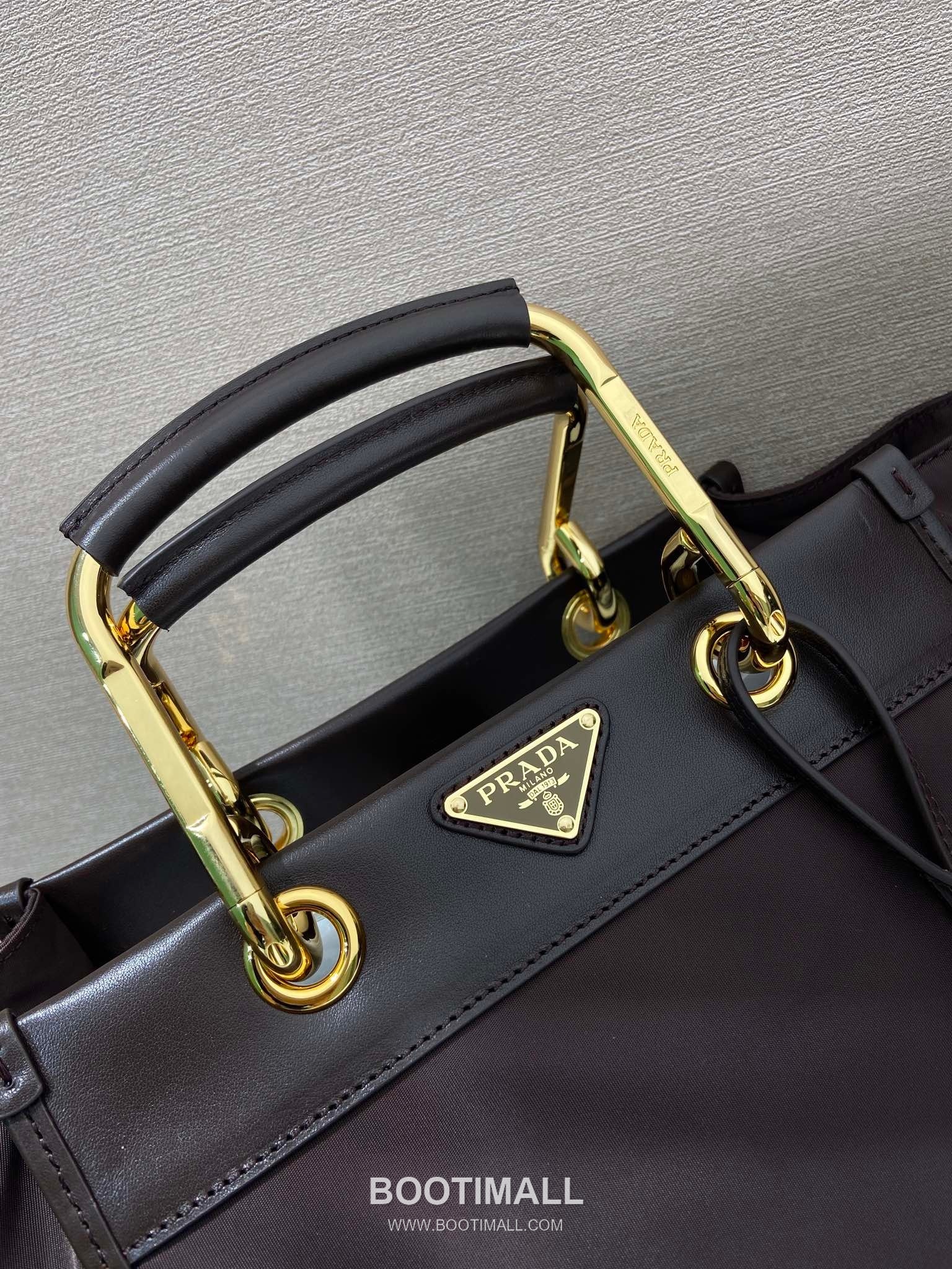 Prada Re-Nylon Geometric Tote Bag with Leather Handle Triangle Logo Detail 프라다 리나일론 지오메트릭 레더 핸들 트라이앵글 로고 토트백 1BG578 23cm 10