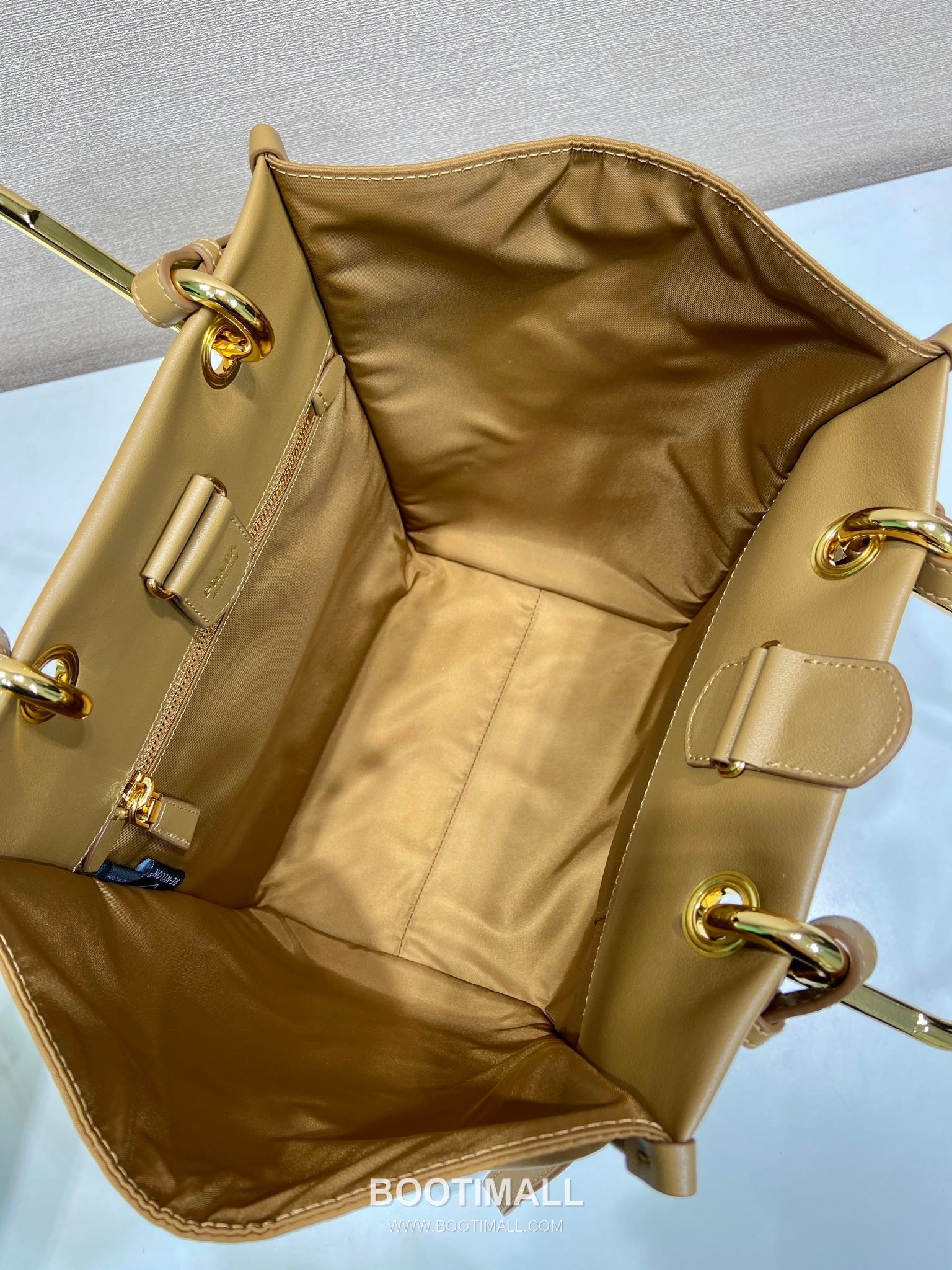 Prada Re-Nylon Geometric Tote Bag with Leather Handle Triangle Logo Detail 프라다 리나일론 지오메트릭 레더 핸들 트라이앵글 로고 토트백 1BG578 23cm 16