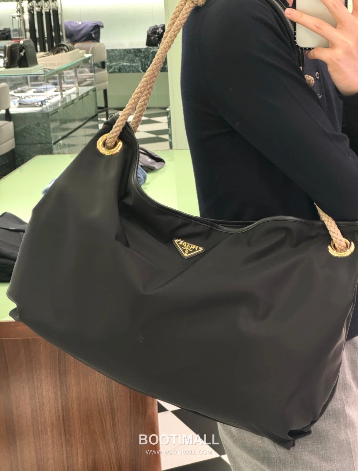 Prada Re-Nylon Oversize Tote Bag with Rope Handle Triangle Logo Detail 프라다 리나일론 로프 핸들 트라이앵글 로고 오버사이즈 토트백 1BC244 48cm 2