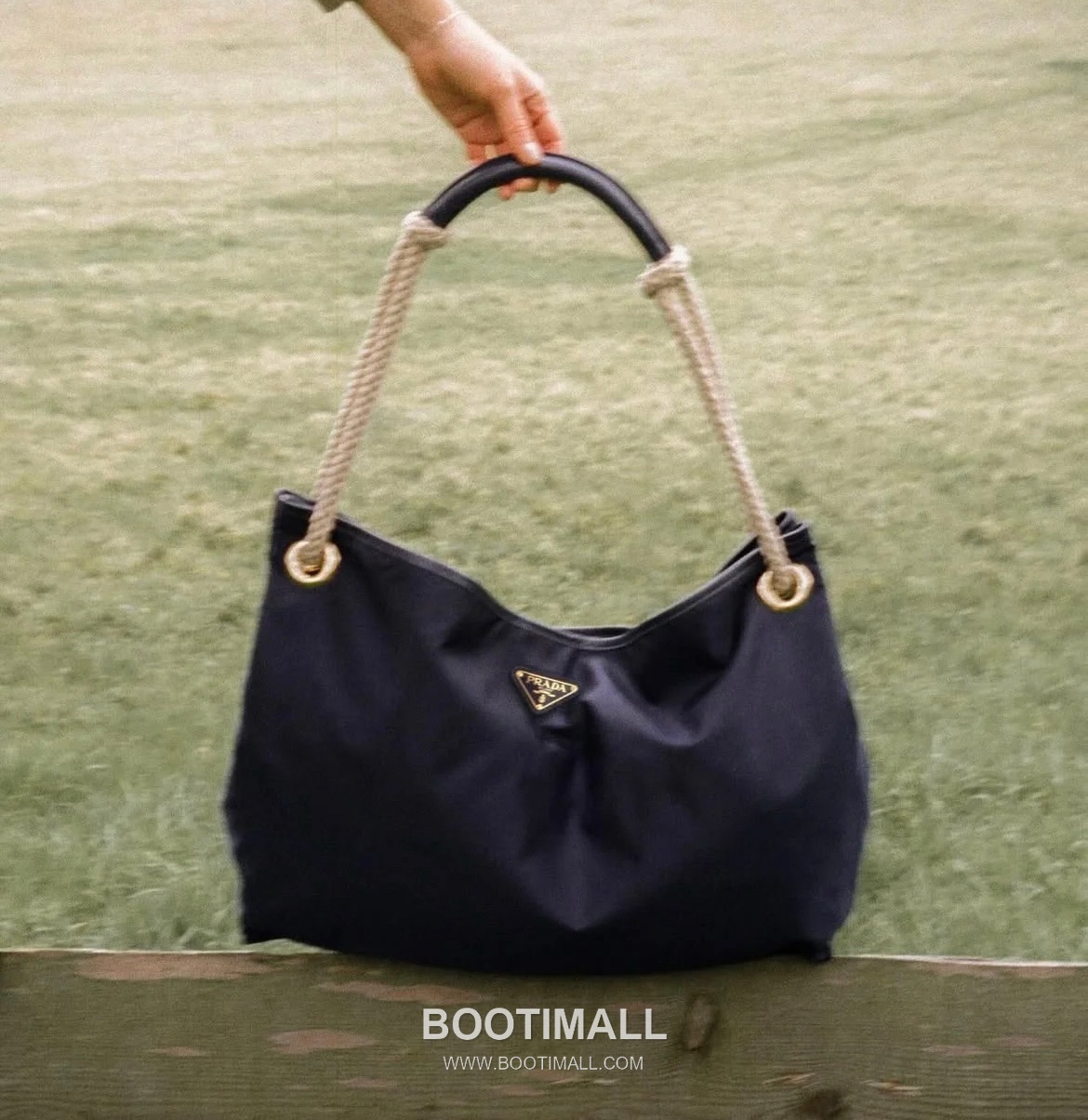 Prada Re-Nylon Oversize Tote Bag with Rope Handle Triangle Logo Detail 프라다 리나일론 로프 핸들 트라이앵글 로고 오버사이즈 토트백 1BC244 48cm 4