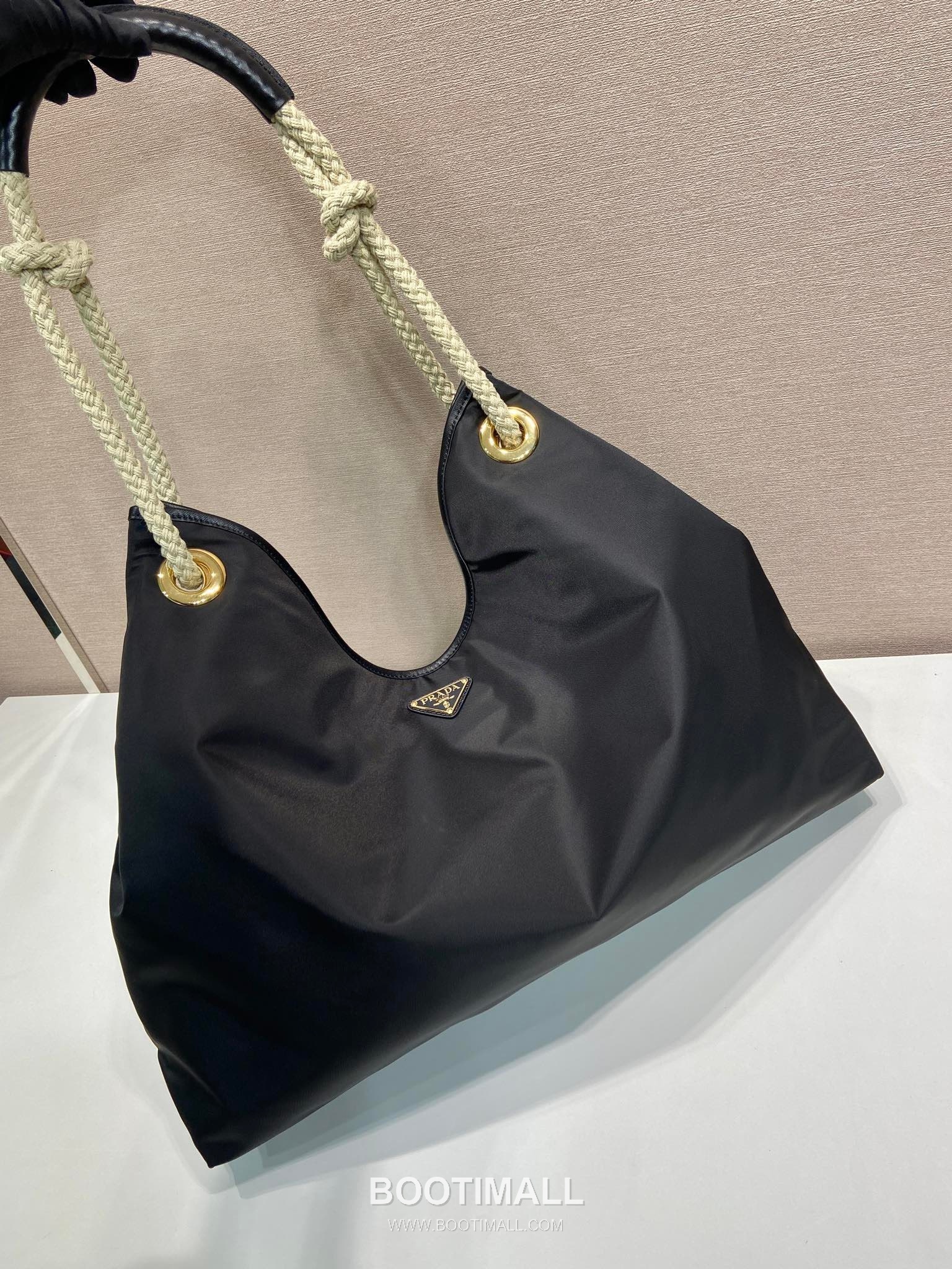 Prada Re-Nylon Oversize Tote Bag with Rope Handle Triangle Logo Detail 프라다 리나일론 로프 핸들 트라이앵글 로고 오버사이즈 토트백 1BC244 48cm 11