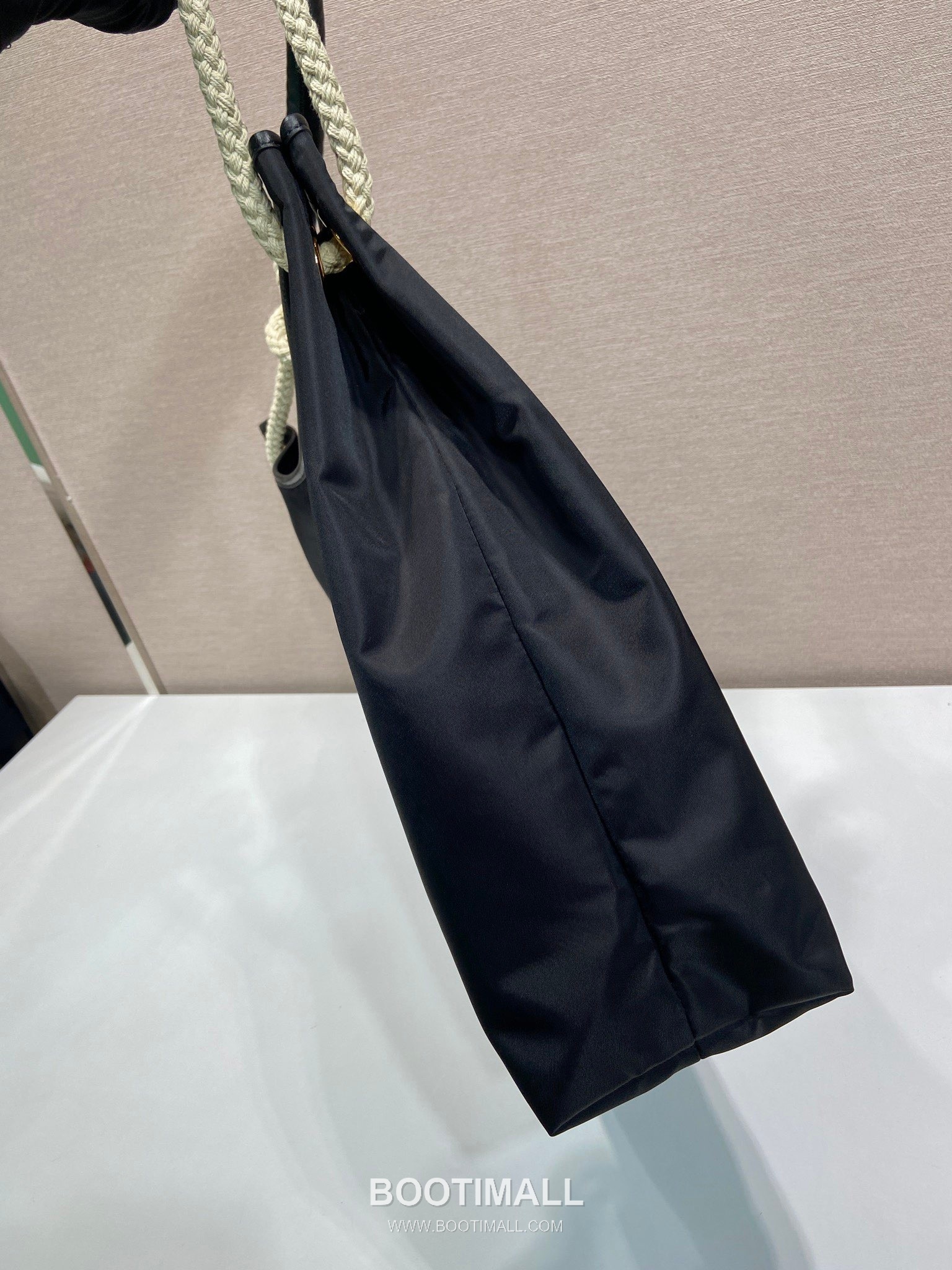 Prada Re-Nylon Oversize Tote Bag with Rope Handle Triangle Logo Detail 프라다 리나일론 로프 핸들 트라이앵글 로고 오버사이즈 토트백 1BC244 48cm 14