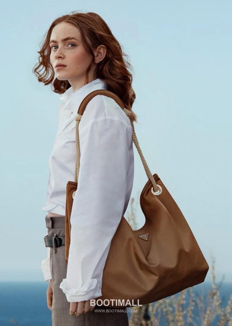 Prada Re-Nylon Oversize Tote Bag with Rope Handle Triangle Logo Detail 프라다 리나일론 로프 핸들 트라이앵글 로고 오버사이즈 토트백 1BC244 48cm 2