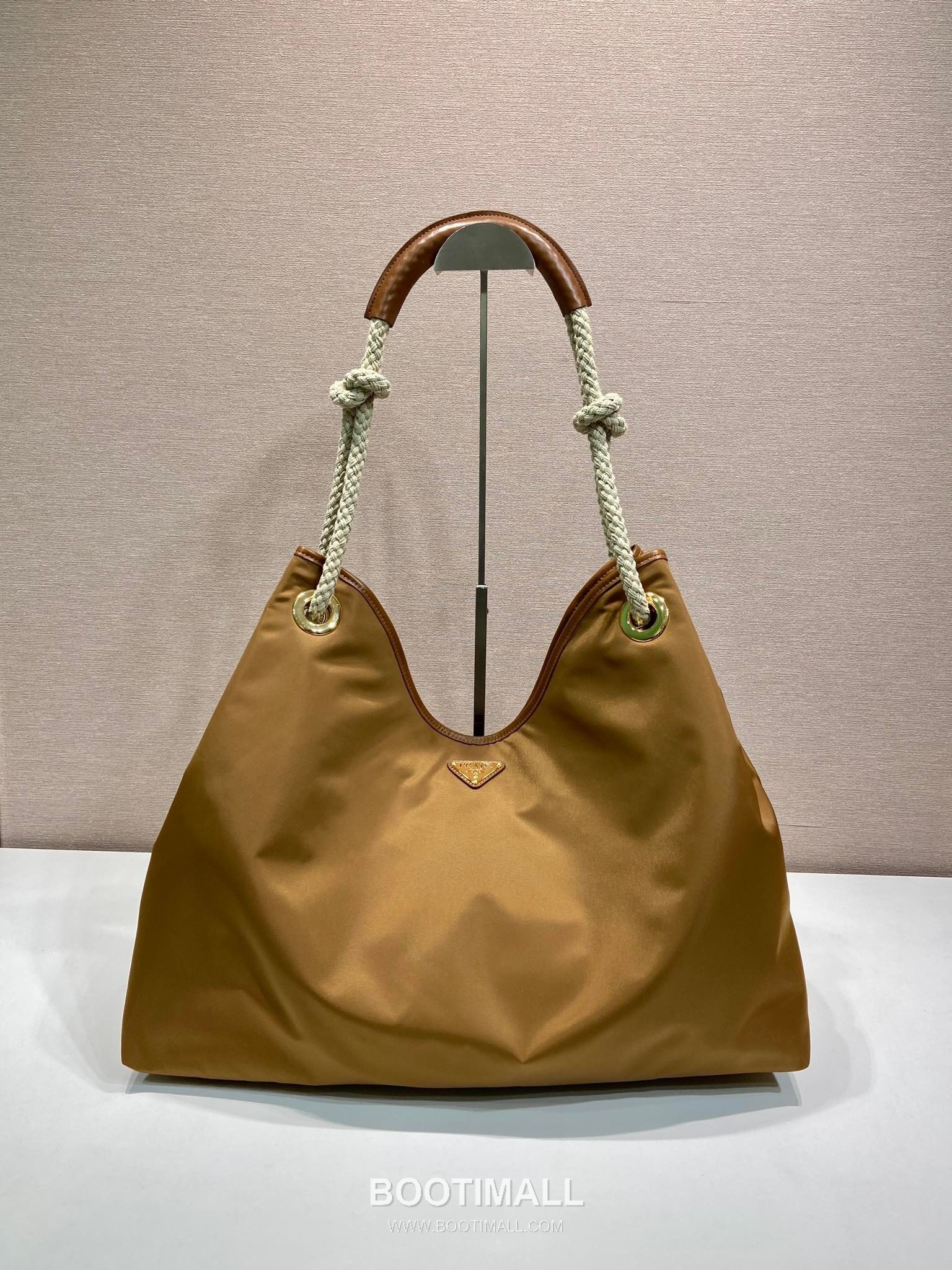 Prada Re-Nylon Oversize Tote Bag with Rope Handle Triangle Logo Detail 프라다 리나일론 로프 핸들 트라이앵글 로고 오버사이즈 토트백 1BC244 48cm 4