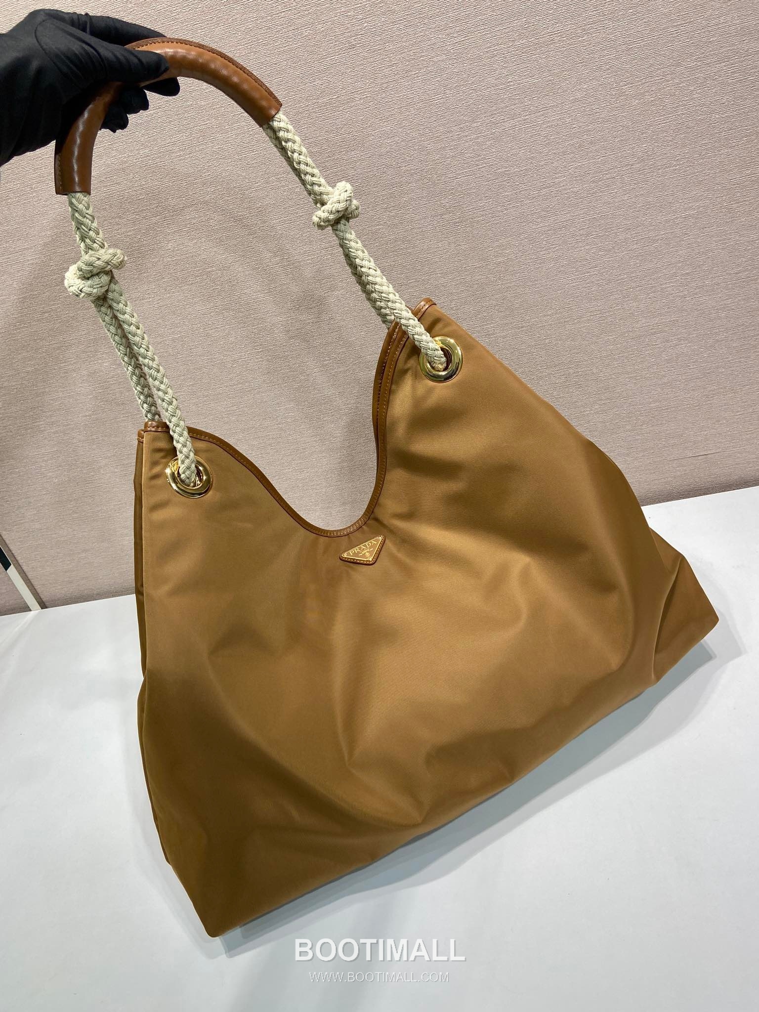 Prada Re-Nylon Oversize Tote Bag with Rope Handle Triangle Logo Detail 프라다 리나일론 로프 핸들 트라이앵글 로고 오버사이즈 토트백 1BC244 48cm 5