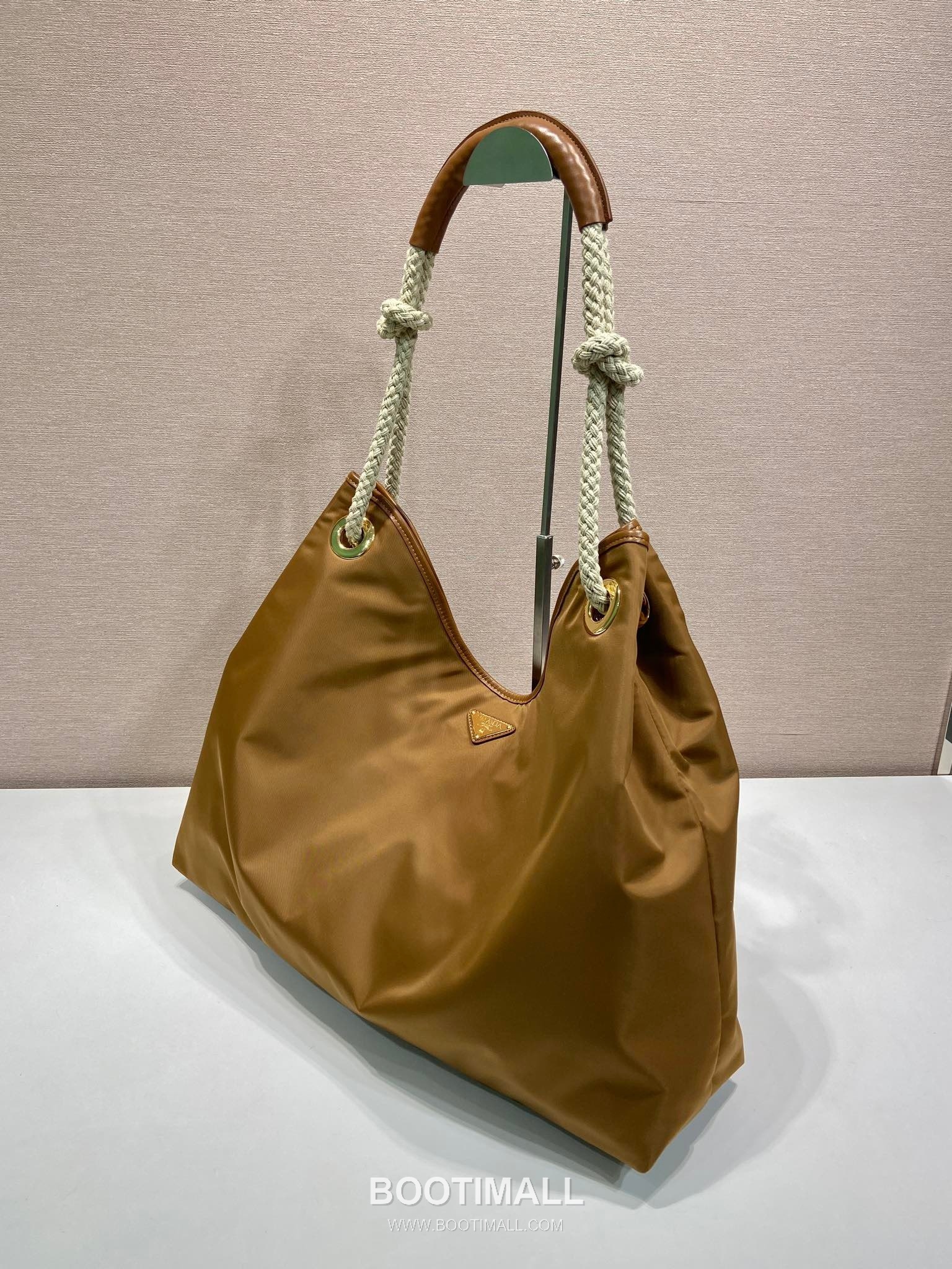 Prada Re-Nylon Oversize Tote Bag with Rope Handle Triangle Logo Detail 프라다 리나일론 로프 핸들 트라이앵글 로고 오버사이즈 토트백 1BC244 48cm 6