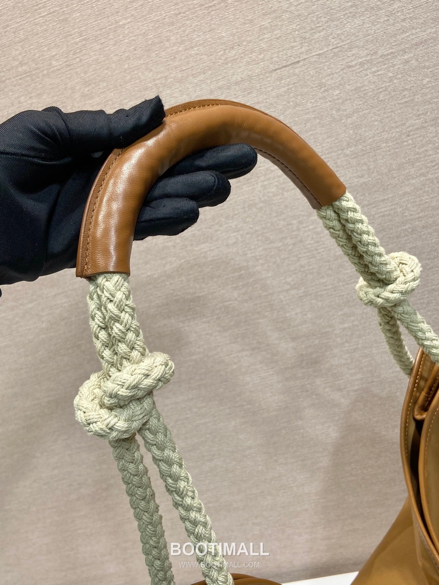 Prada Re-Nylon Oversize Tote Bag with Rope Handle Triangle Logo Detail 프라다 리나일론 로프 핸들 트라이앵글 로고 오버사이즈 토트백 1BC244 48cm 10