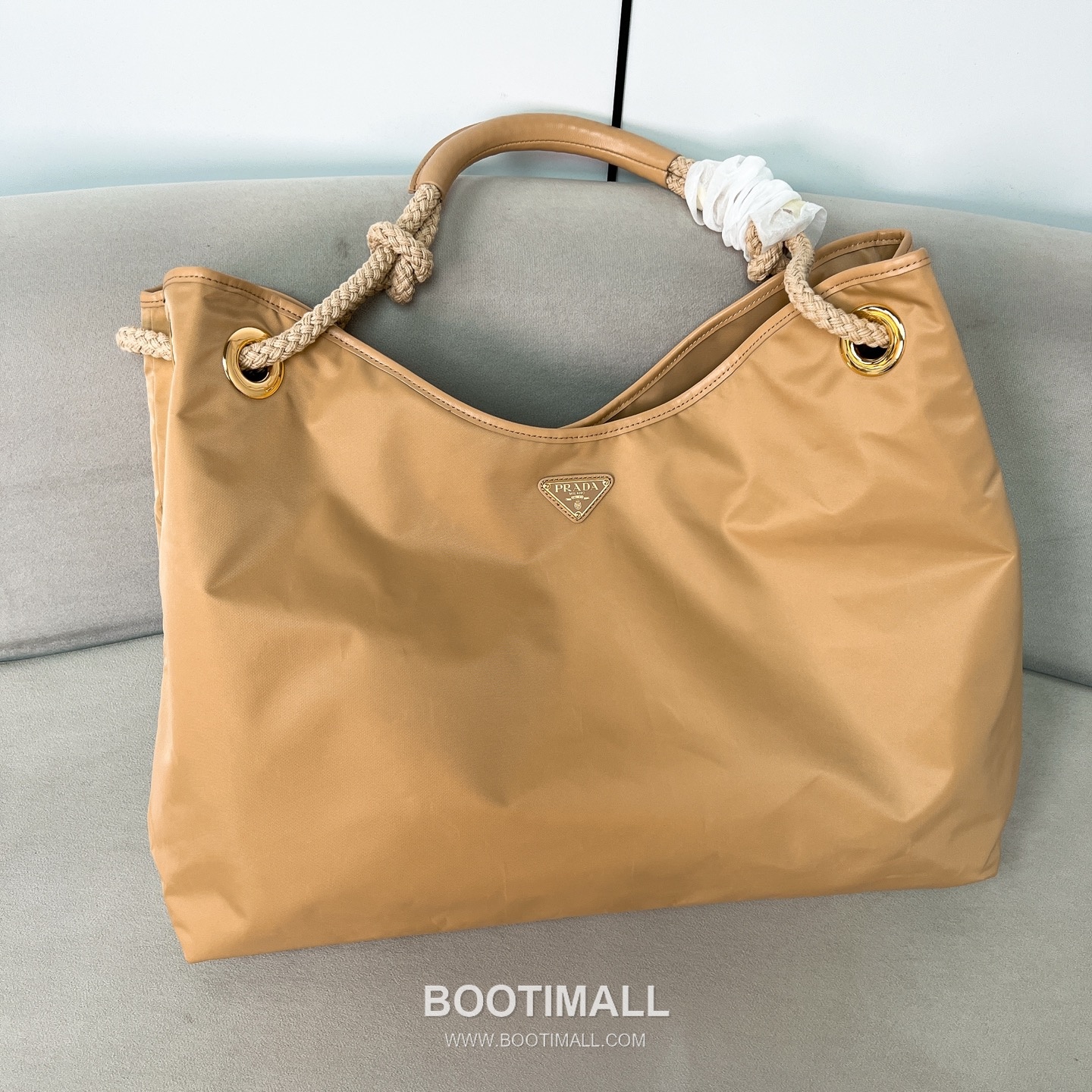 Prada Re-Nylon Oversize Tote Bag with Rope Handle Triangle Logo Detail 프라다 리나일론 로프 핸들 트라이앵글 로고 오버사이즈 토트백 1BC244 48cm 13