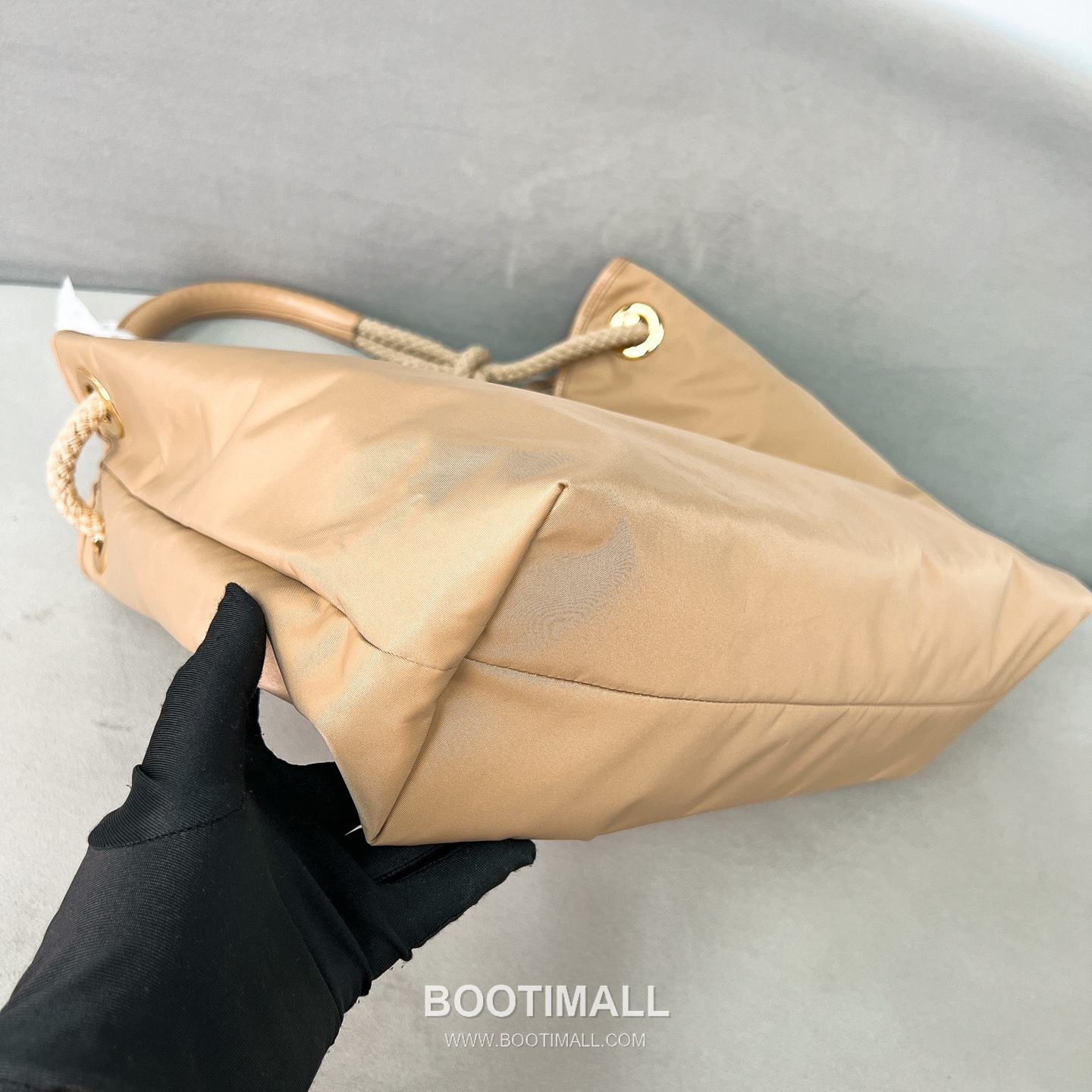 Prada Re-Nylon Oversize Tote Bag with Rope Handle Triangle Logo Detail 프라다 리나일론 로프 핸들 트라이앵글 로고 오버사이즈 토트백 1BC244 48cm 19