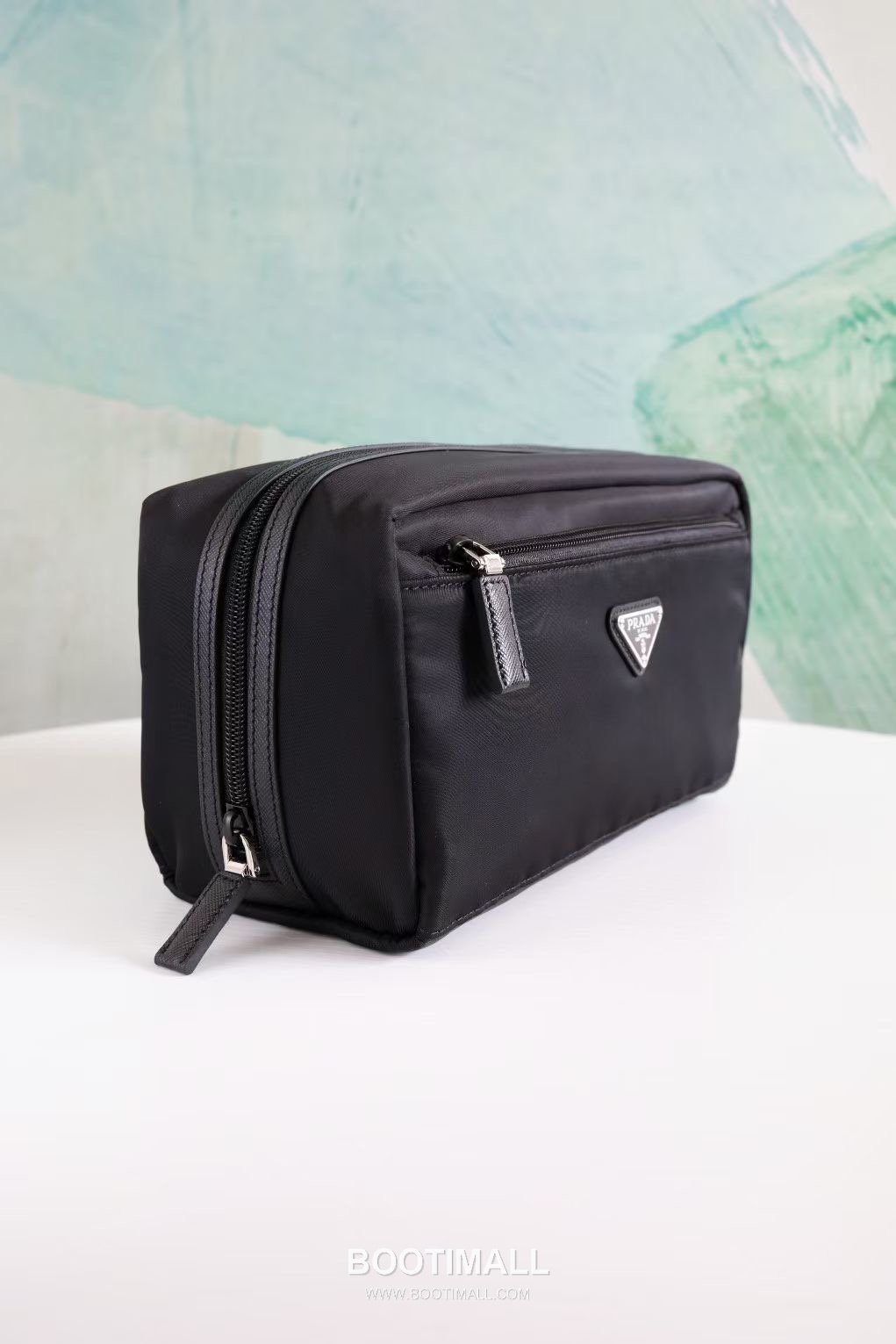 Prada Parachute Nylon Pouch with Triangle Logo Double Zip Pocket Detail 프라다 패러슈트 나일론 트라이앵글 로고 더블 집 포켓 파우치 2NA029 26cm 5