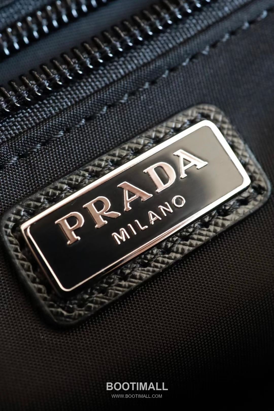 Prada Parachute Nylon Pouch with Calfskin Trim Triangle Logo Zip Pocket Detail 프라다 패러슈트 나일론 카프스킨 트림 트라이앵글 로고 집 포켓 파우치 2NA028 23cm 8
