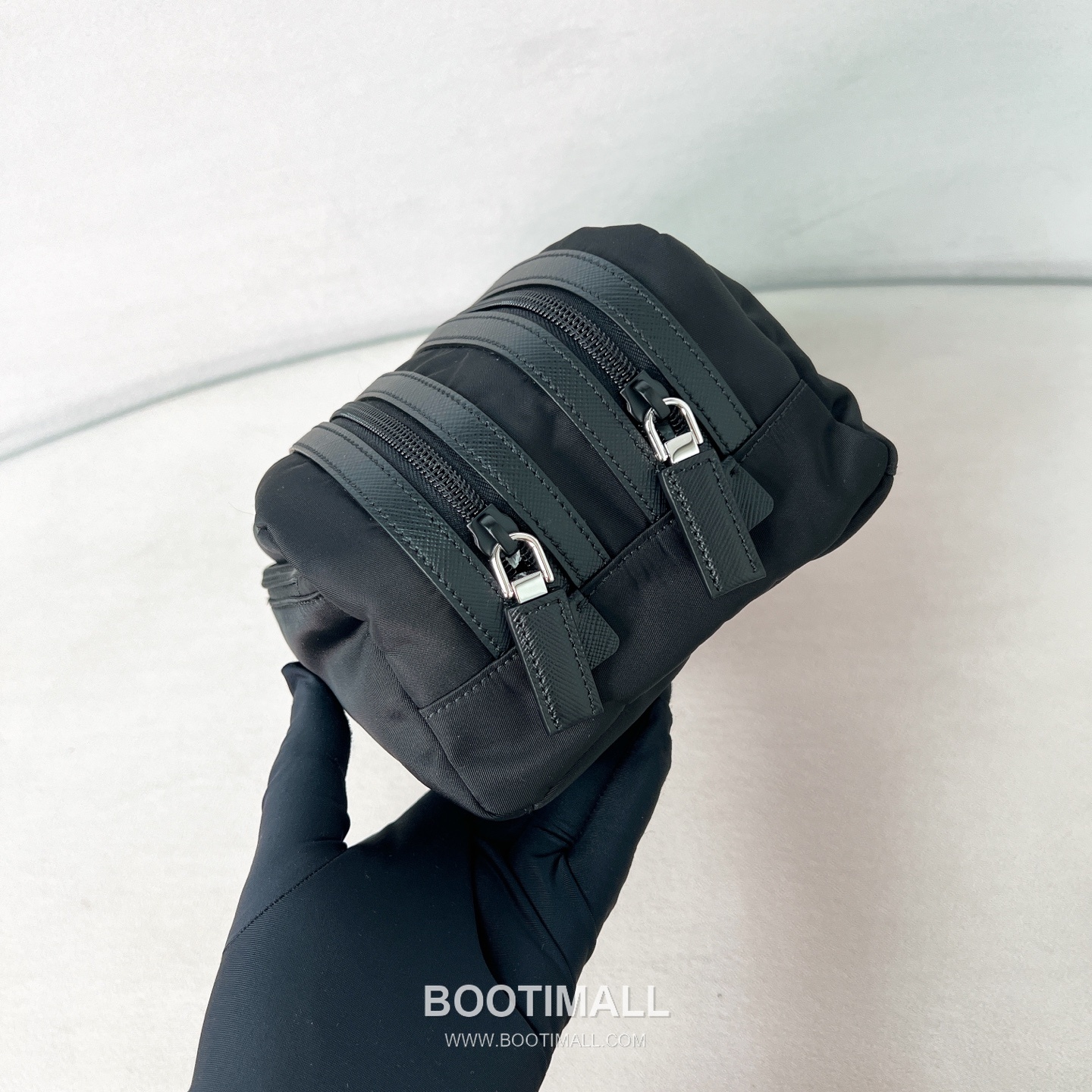 Prada Parachute Nylon Toiletry Pouch with Triangle Logo Double Zip Detail 프라다 패러슈트 나일론 트라이앵글 로고 더블 집 파우치 2NA030 26cm 9