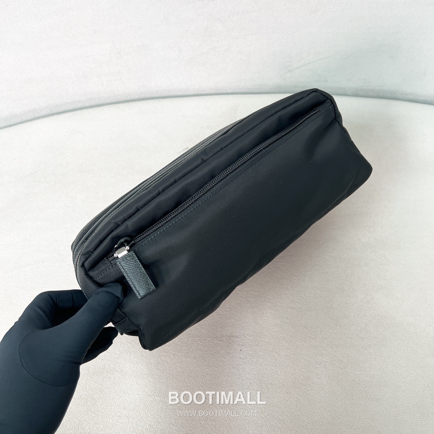 Prada Parachute Nylon Toiletry Pouch with Triangle Logo Double Zip Detail 프라다 패러슈트 나일론 트라이앵글 로고 더블 집 파우치 2NA030 26cm 10