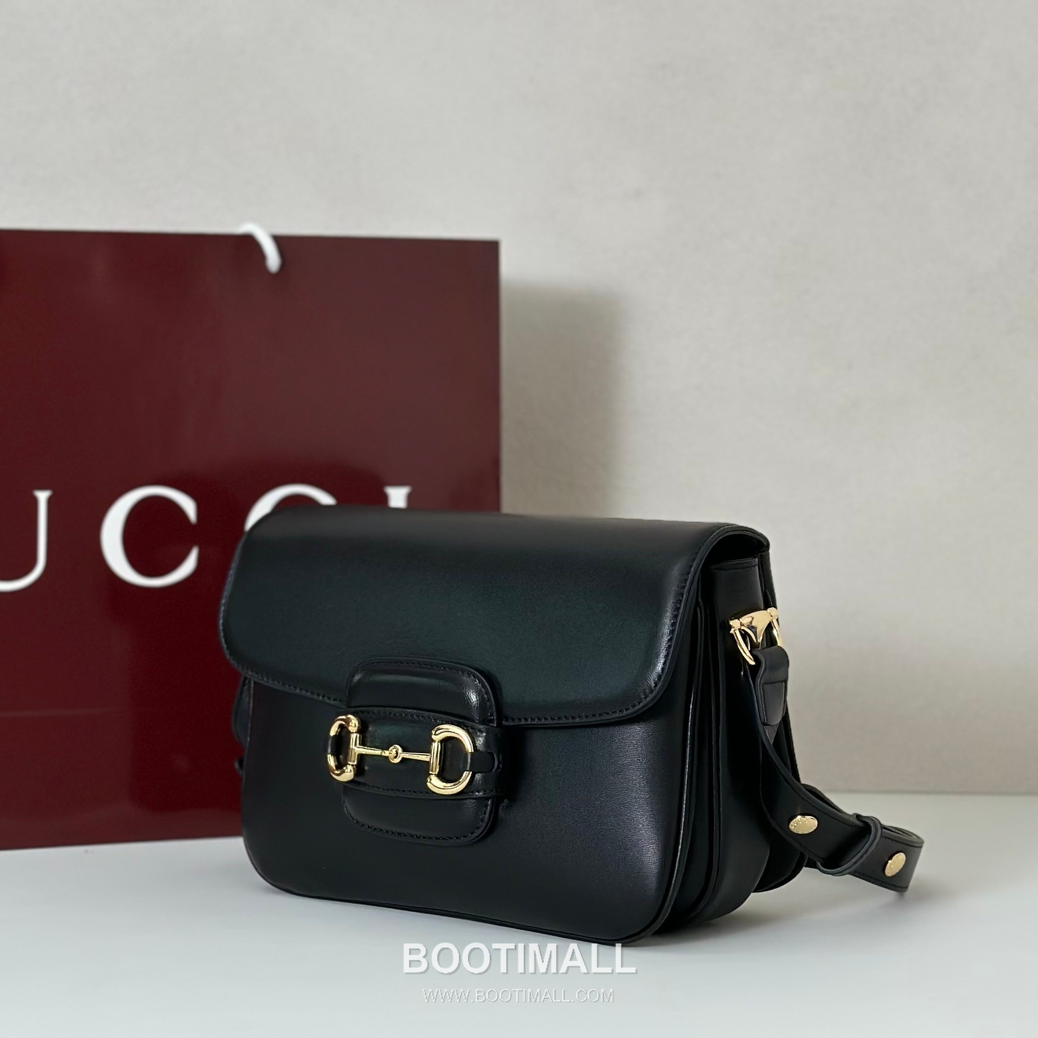 Gucci GG Supreme Canvas Clutch Bag with Leather Trim Zip Detail 구찌 GG 수프림 캔버스 레더 트림 집 클러치백 847063 26cm 2