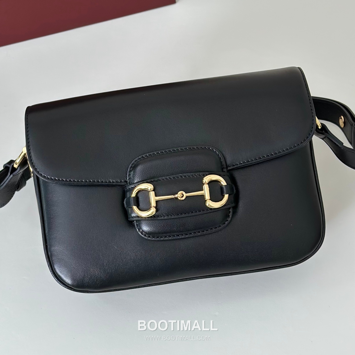 Gucci GG Supreme Canvas Clutch Bag with Leather Trim Zip Detail 구찌 GG 수프림 캔버스 레더 트림 집 클러치백 847063 26cm 5