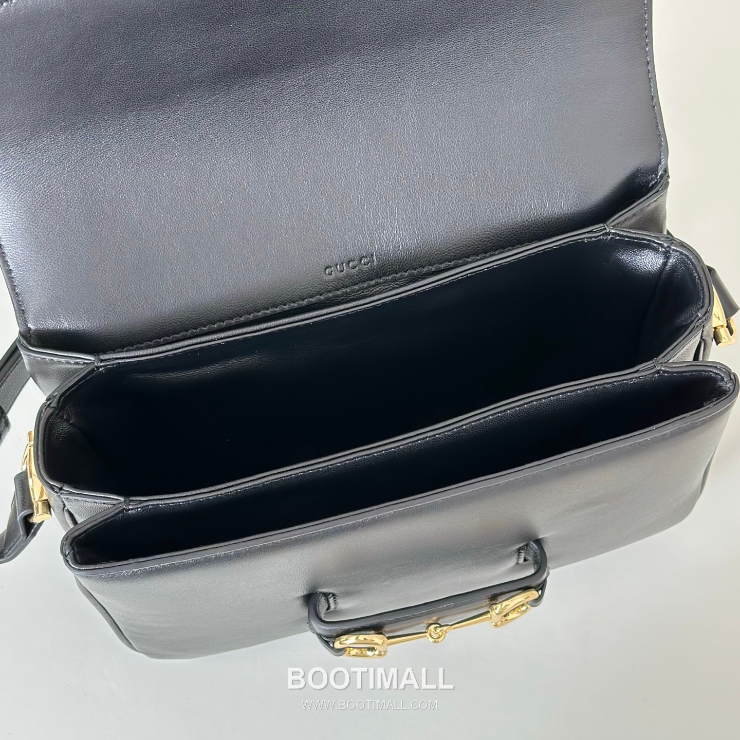 Gucci GG Supreme Canvas Clutch Bag with Leather Trim Zip Detail 구찌 GG 수프림 캔버스 레더 트림 집 클러치백 847063 26cm 8